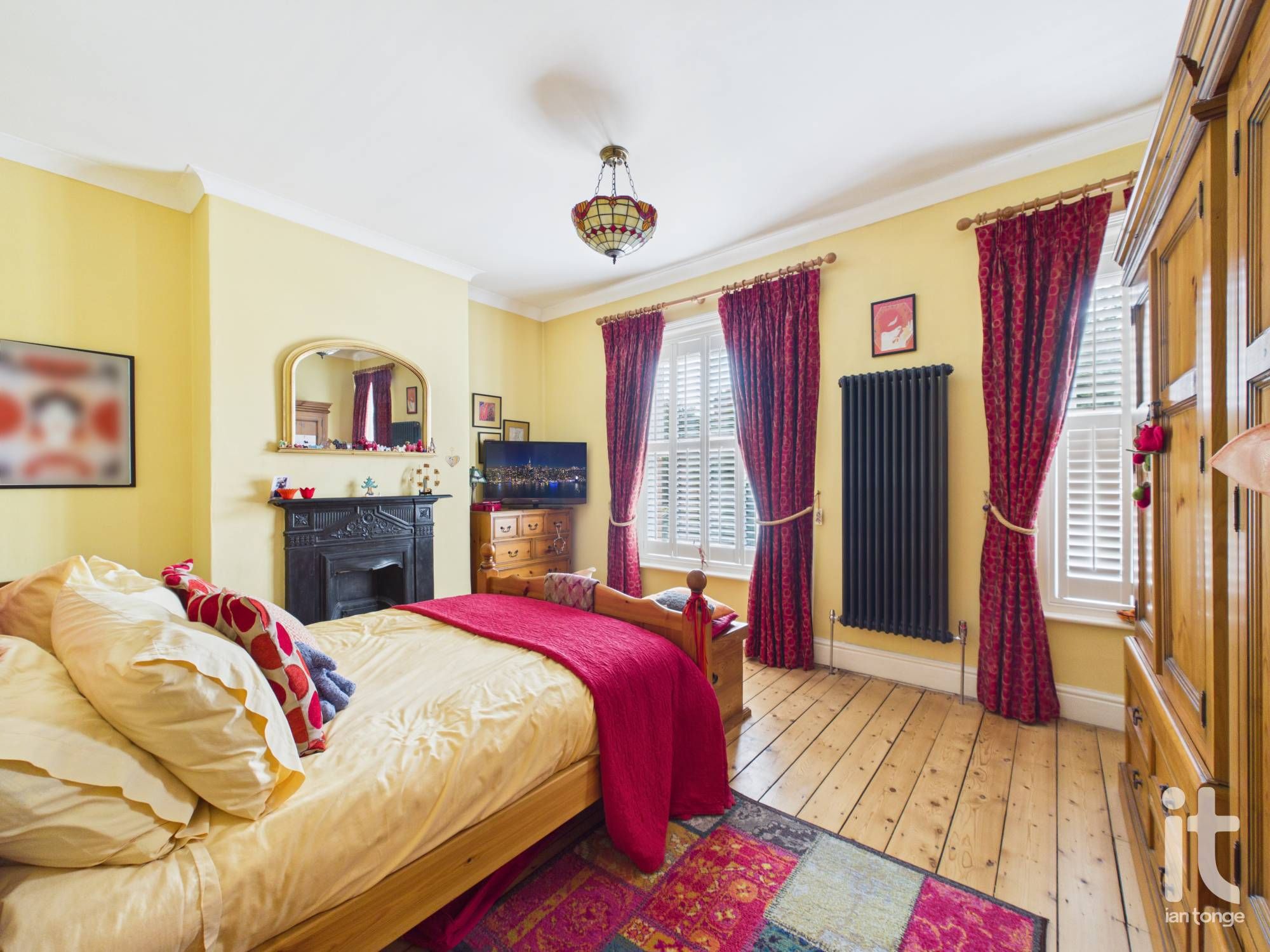 2 bedroom mid terraced house For Sale in Stockport - Photograph 13.