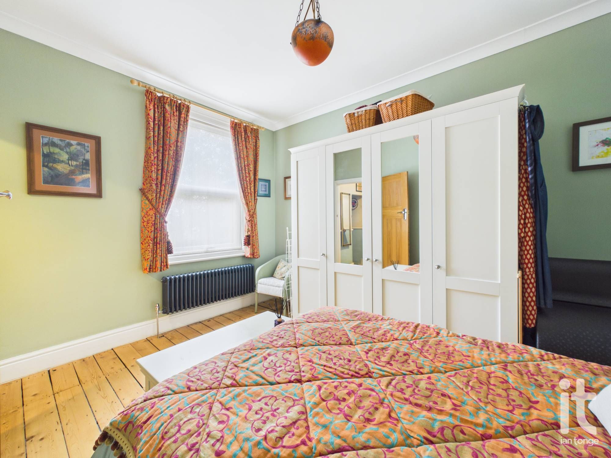 2 bedroom mid terraced house For Sale in Stockport - Photograph 16.