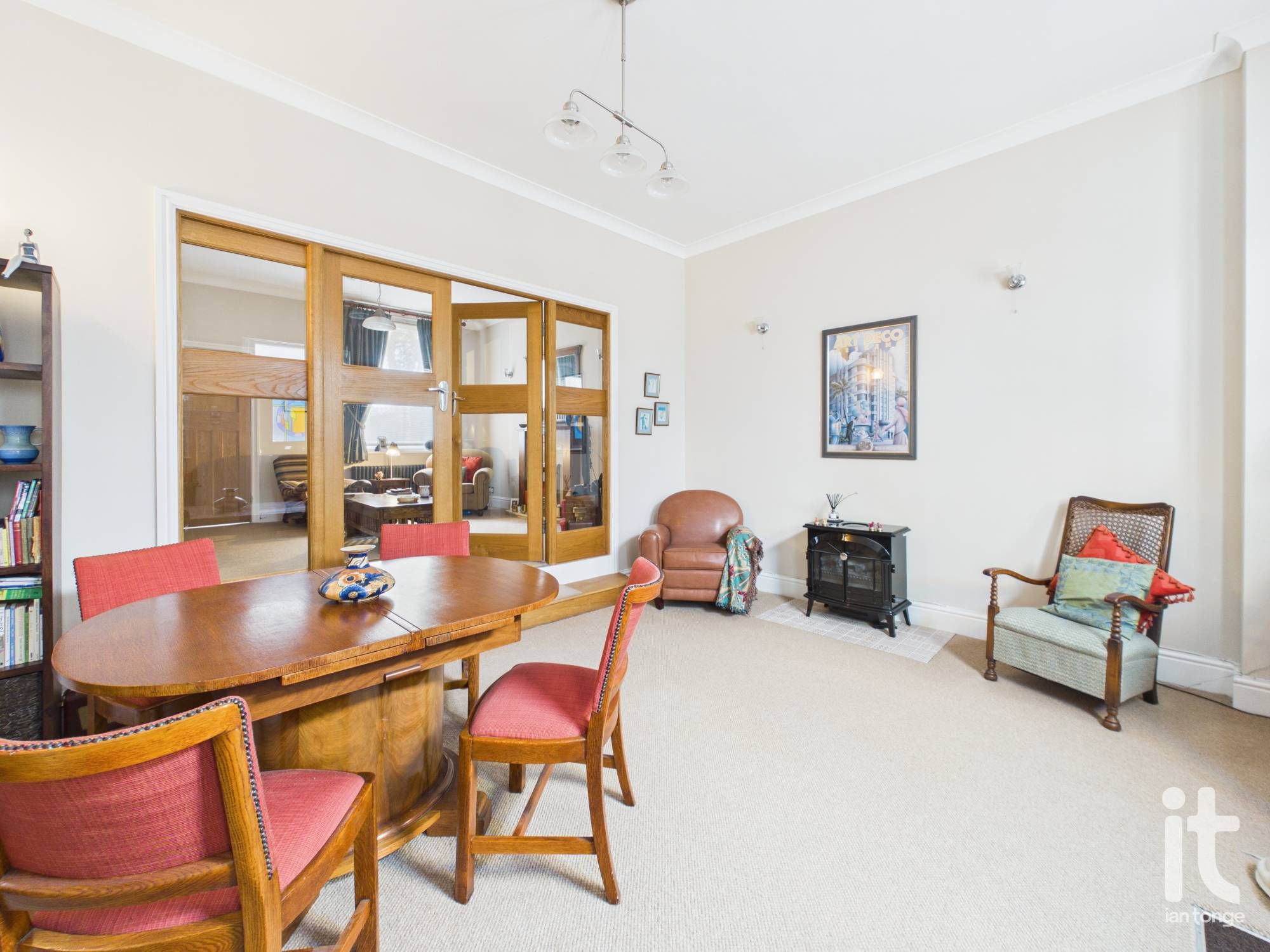 2 bedroom mid terraced house For Sale in Stockport - Photograph 8.