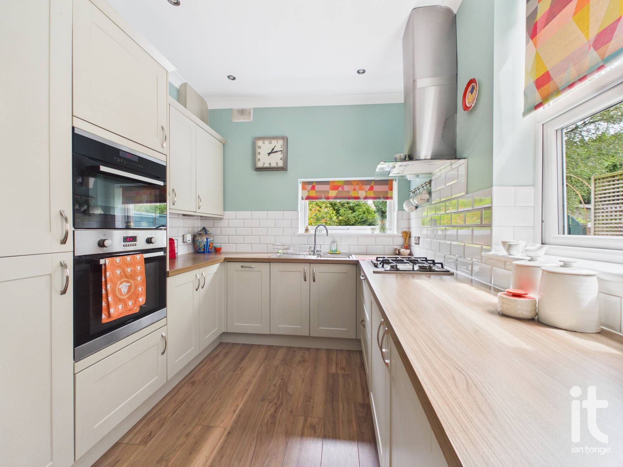 2 bedroom mid terraced house For Sale in Stockport - Photograph 10.