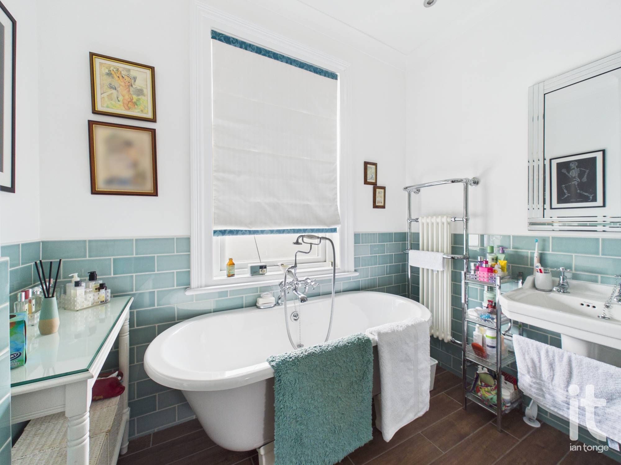 2 bedroom mid terraced house For Sale in Stockport - Photograph 17.