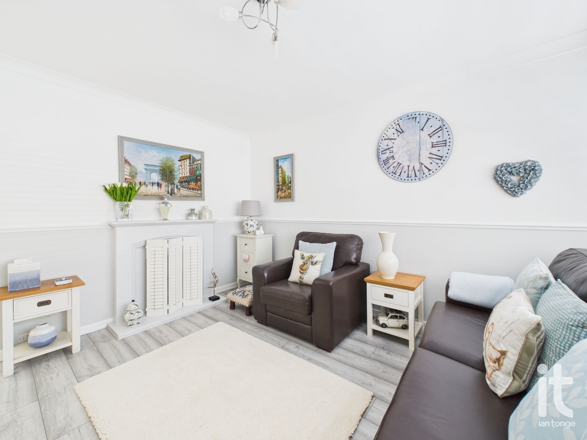 3 bedroom semi-detached house SSTC in Stockport - Photograph 7.