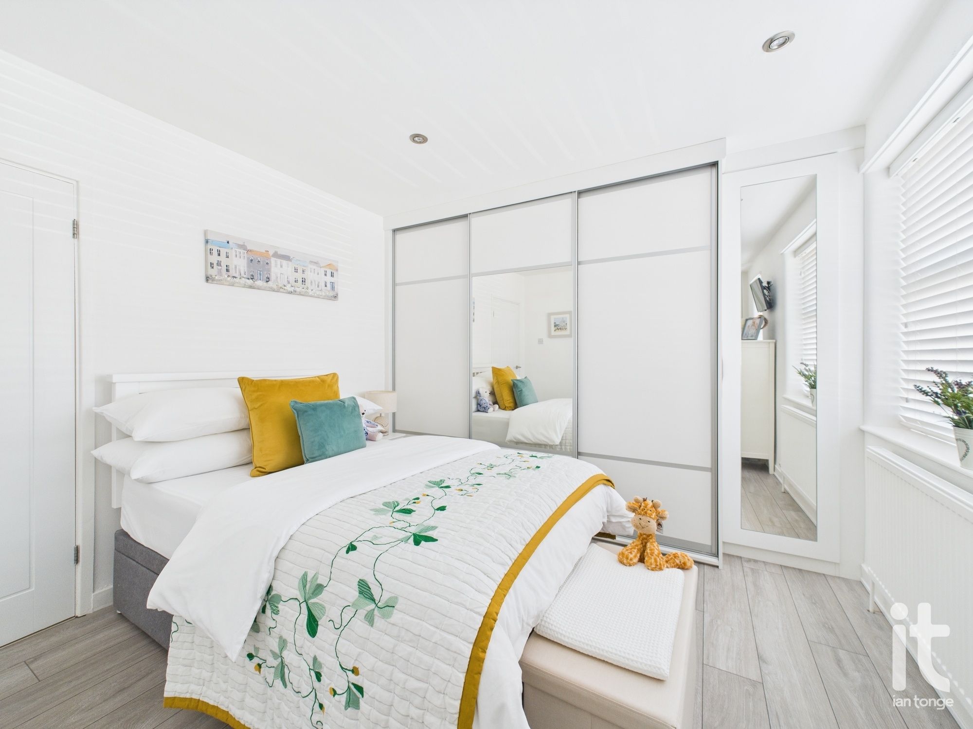 3 bedroom semi-detached house SSTC in Stockport - Photograph 21.