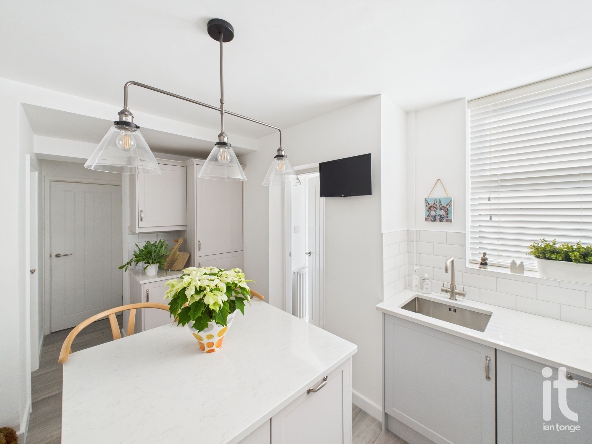 3 bedroom semi-detached house SSTC in Stockport - Photograph 11.