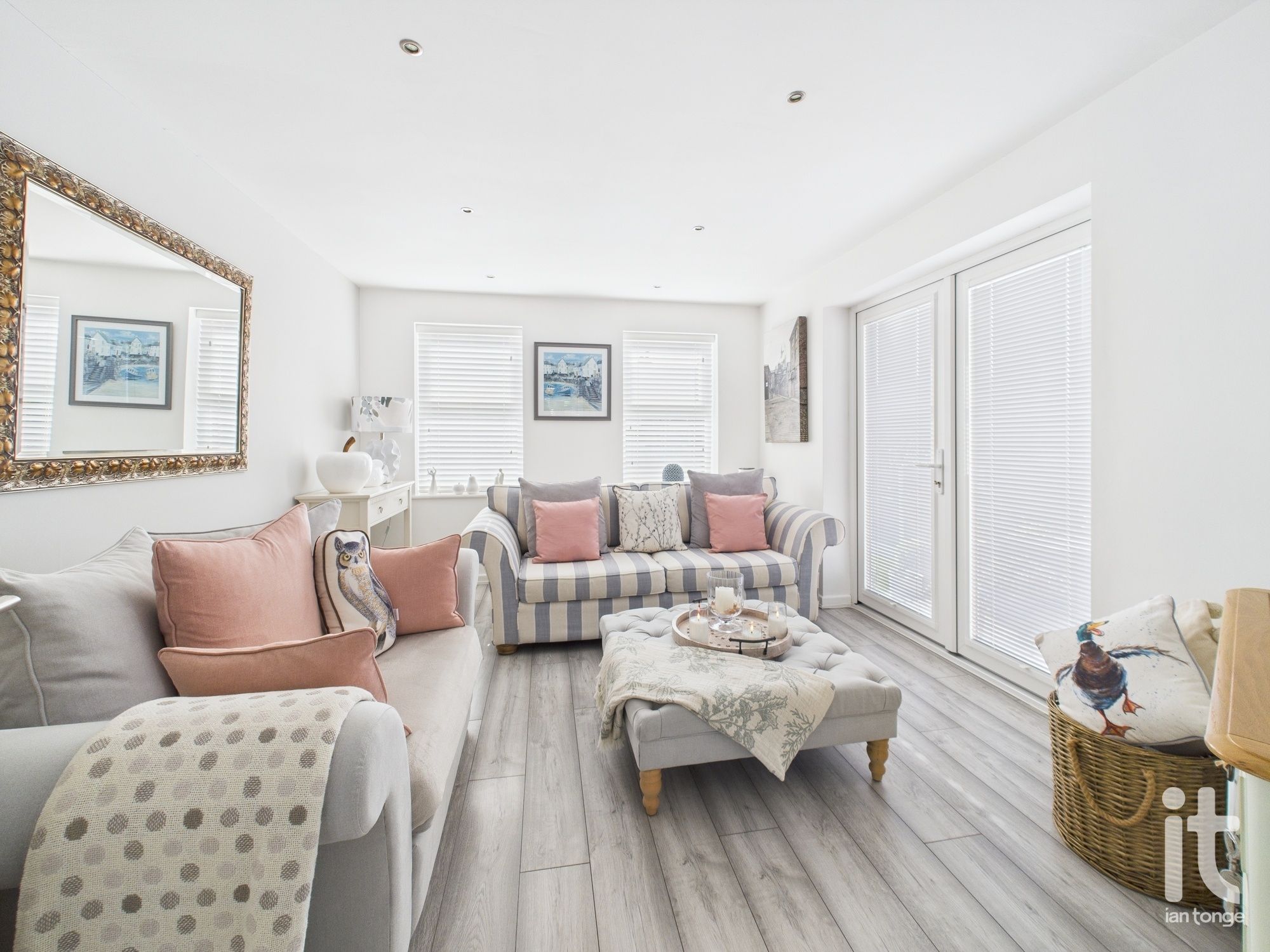 3 bedroom semi-detached house SSTC in Stockport - Photograph 16.