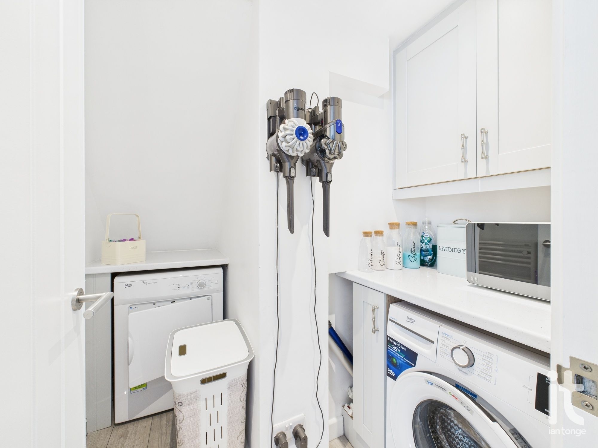 3 bedroom semi-detached house SSTC in Stockport - Photograph 13.