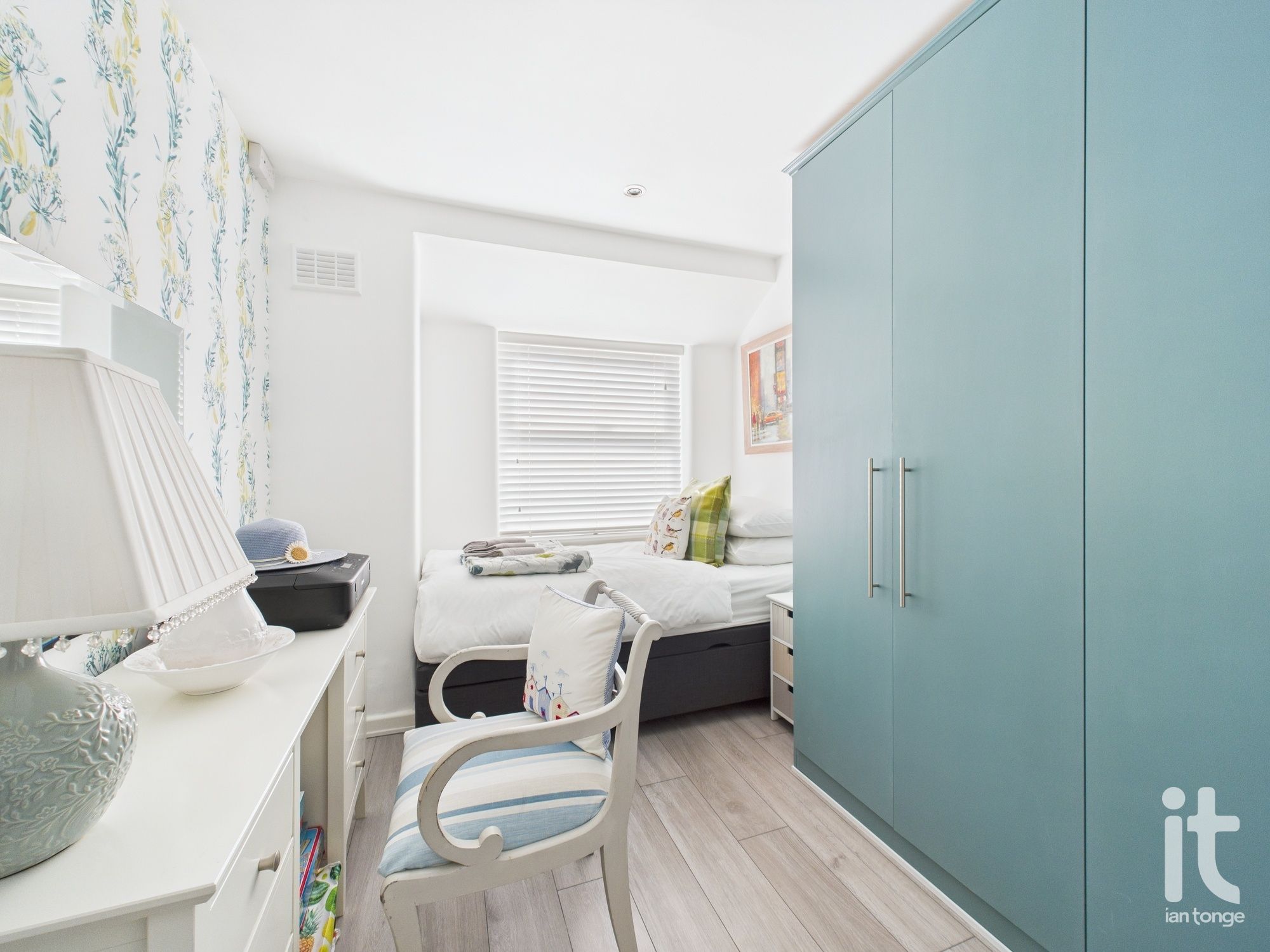 3 bedroom semi-detached house SSTC in Stockport - Photograph 19.