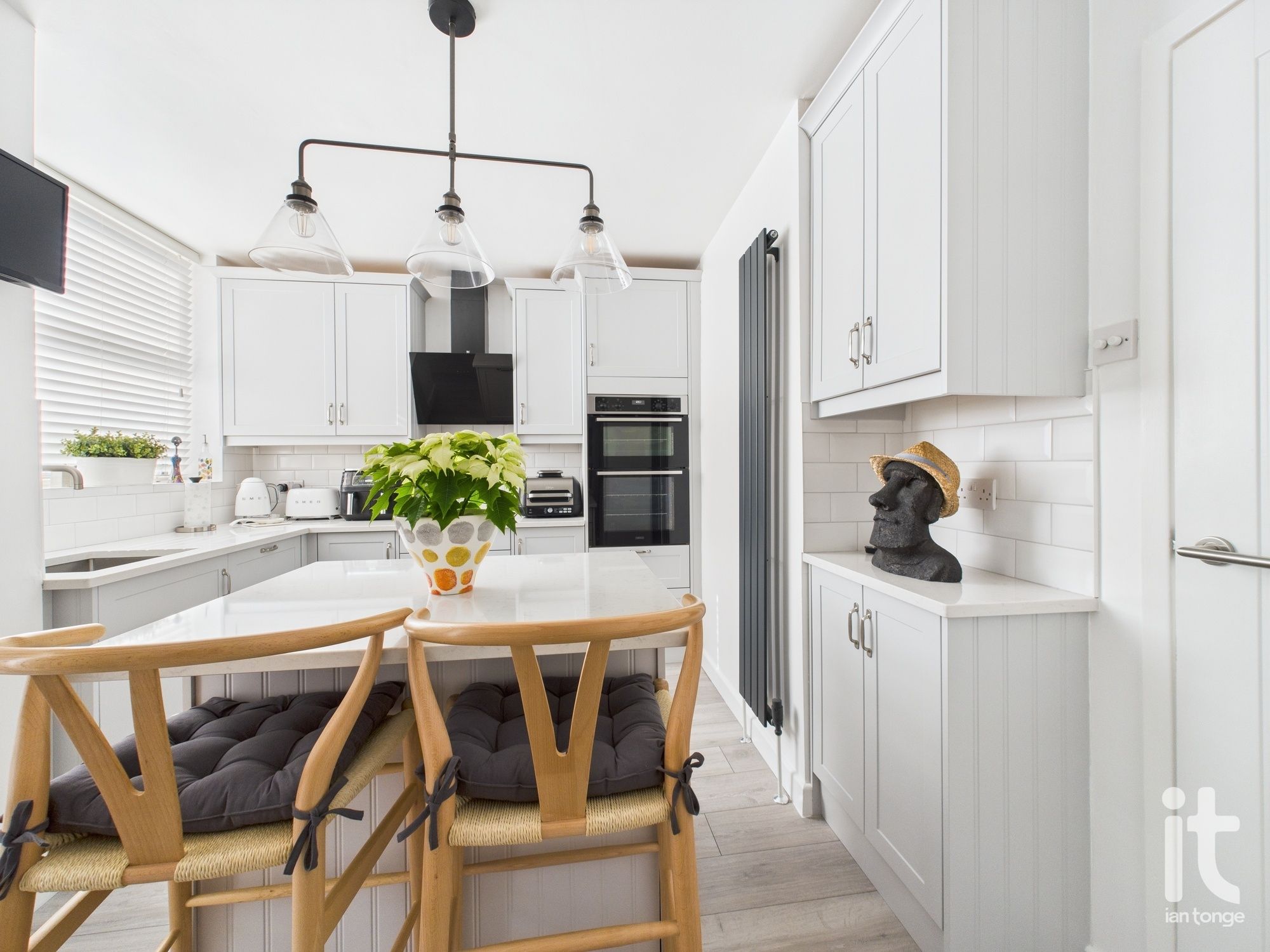 3 bedroom semi-detached house SSTC in Stockport - Photograph 9.