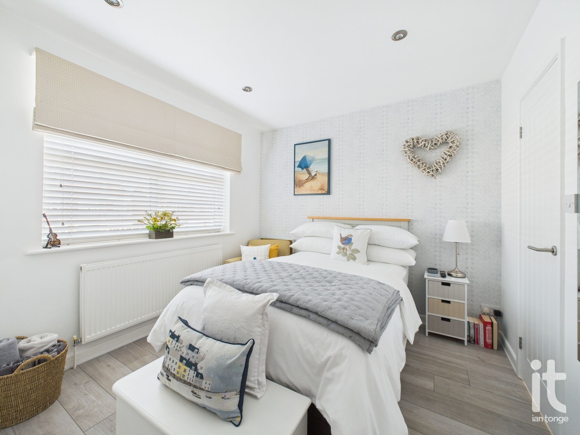 3 bedroom semi-detached house SSTC in Stockport - Photograph 23.