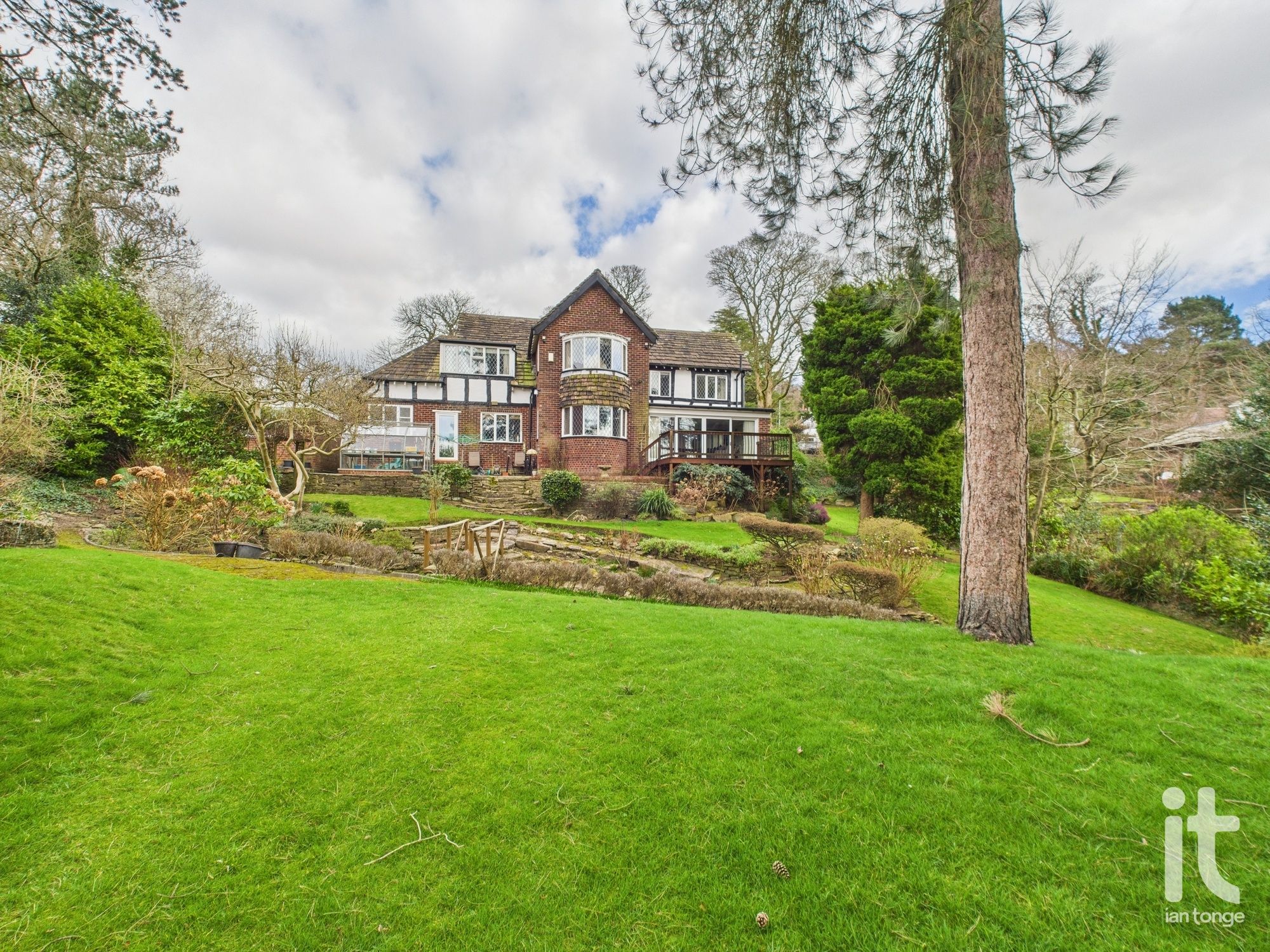 4 bedroom detached house Under Offer in Stockport - Photograph 20.