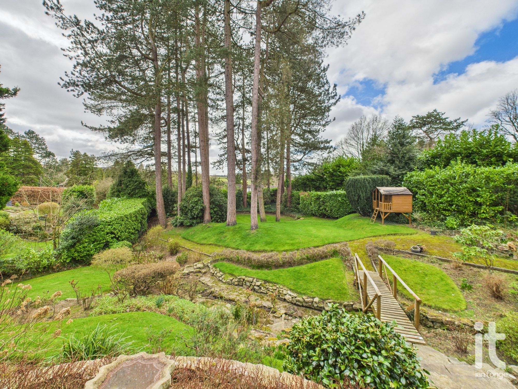 4 bedroom detached house Under Offer in Stockport - Photograph 26.