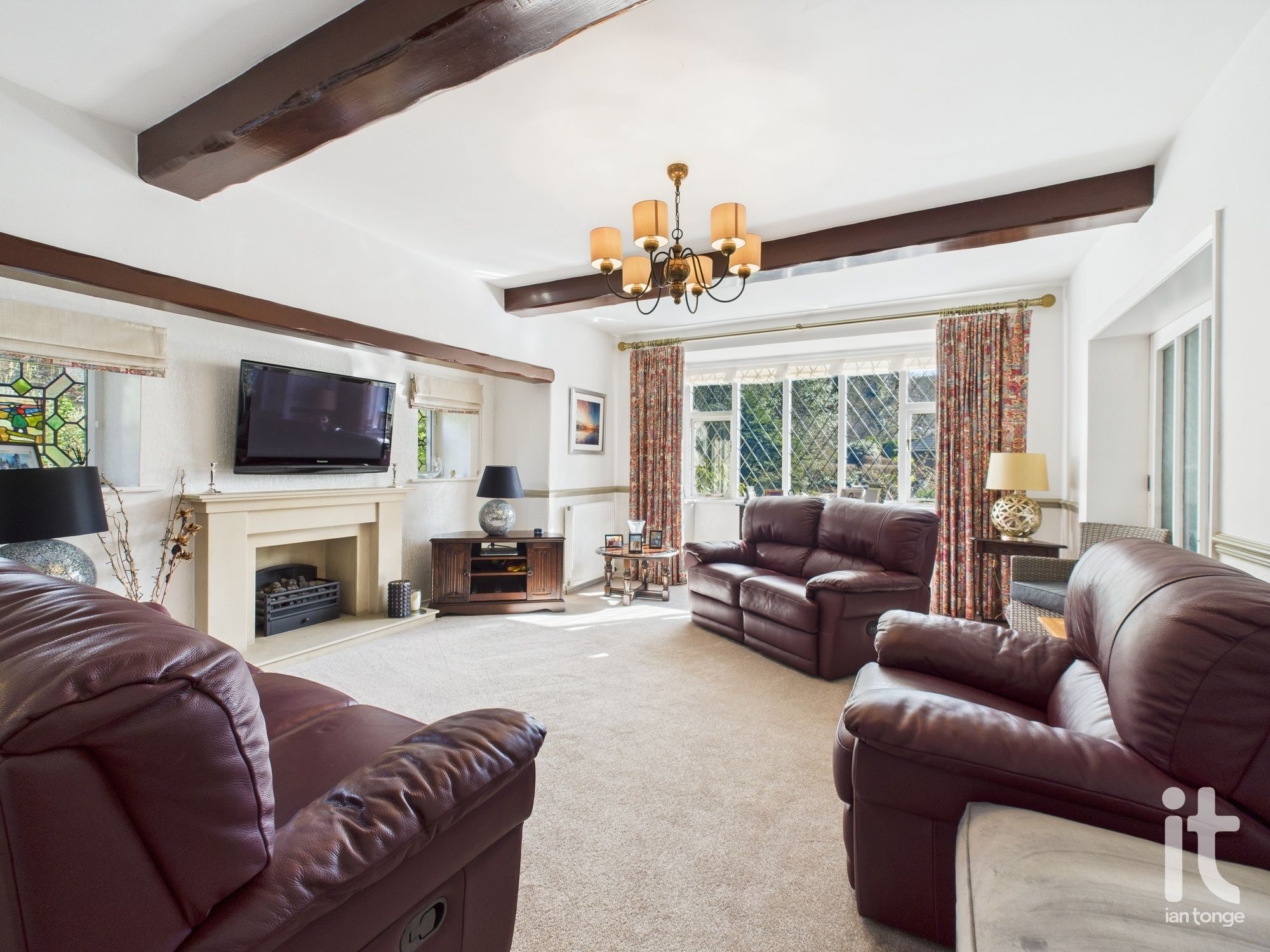 4 bedroom detached house Under Offer in Stockport - Photograph 37.