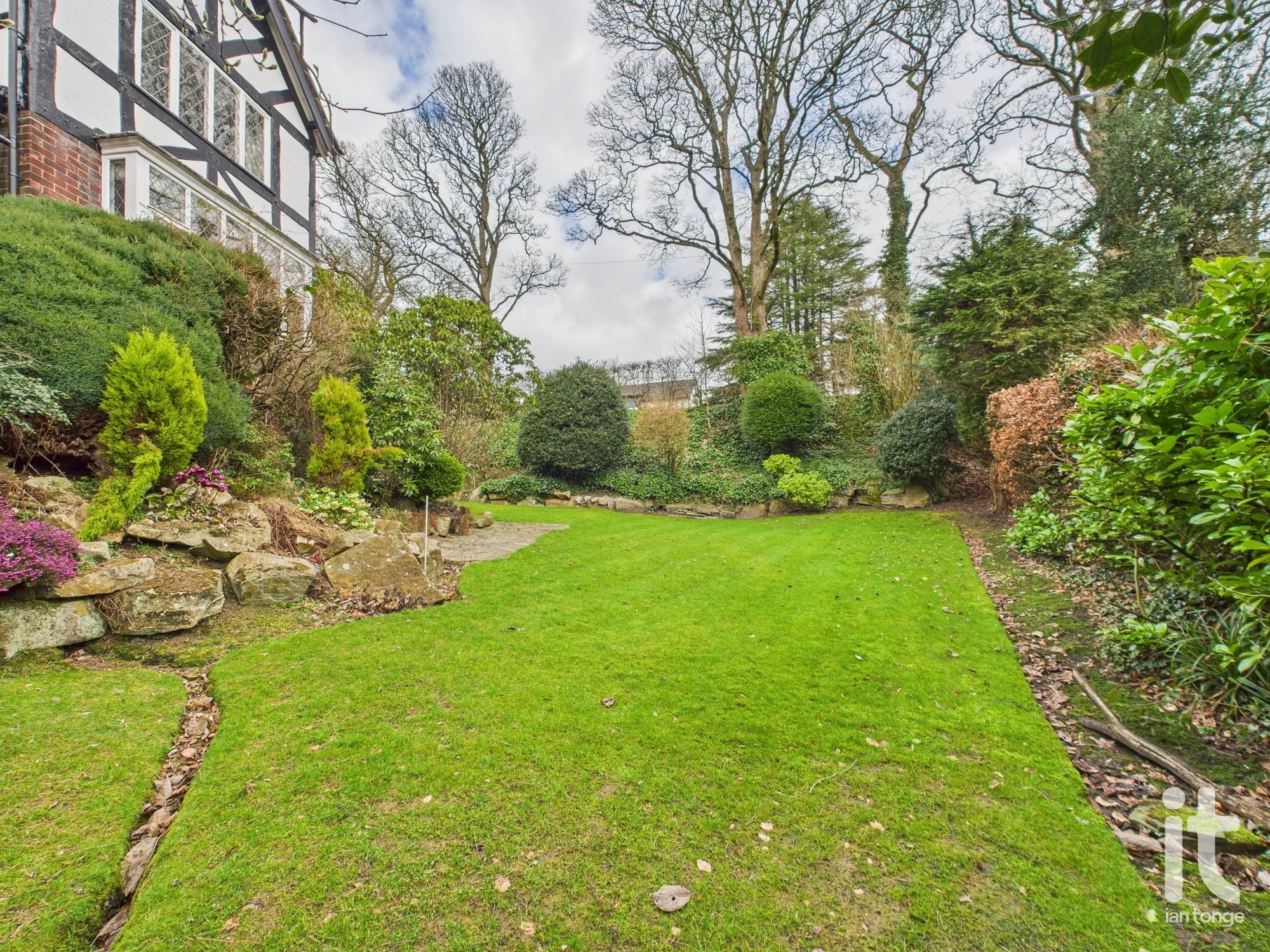 4 bedroom detached house Under Offer in Stockport - Photograph 14.