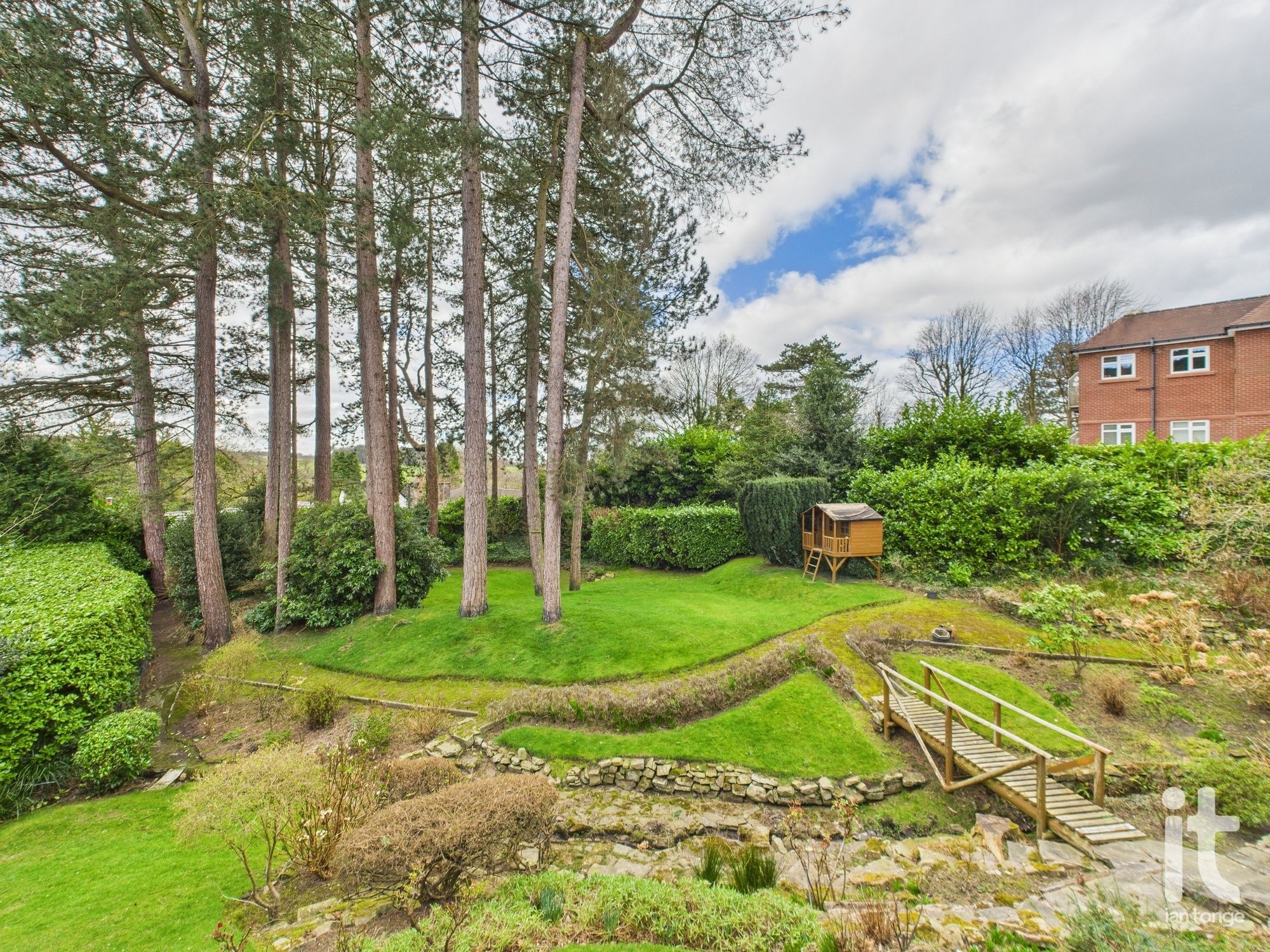 4 bedroom detached house Under Offer in Stockport - Photograph 28.