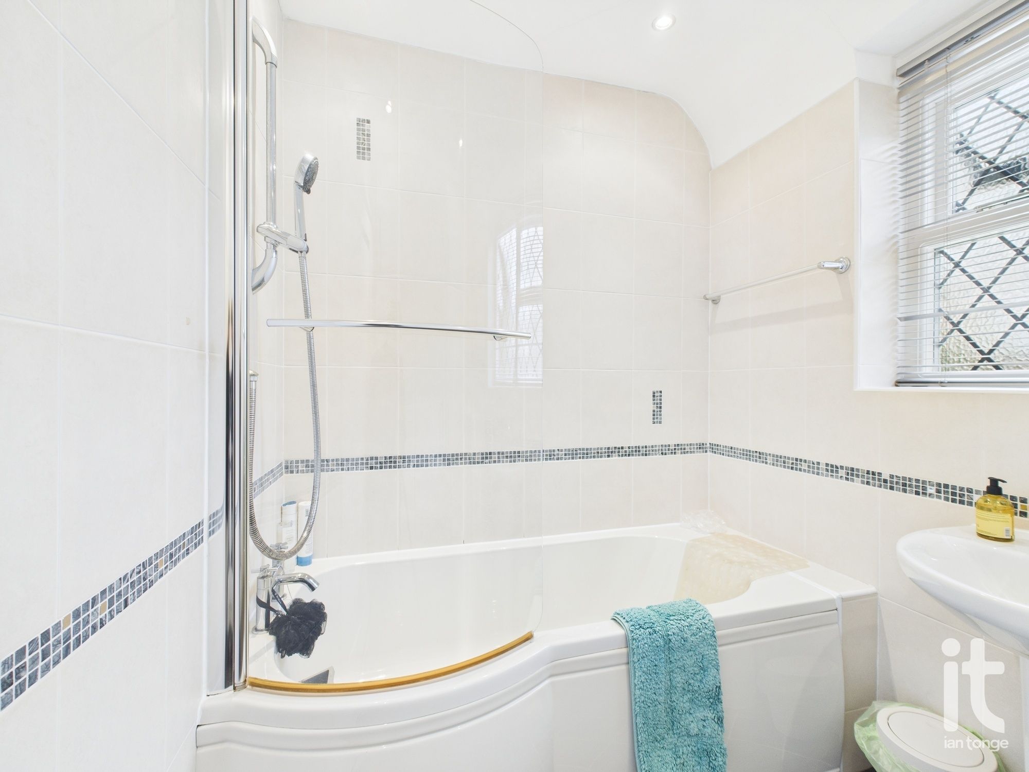 4 bedroom detached house Under Offer in Stockport - Photograph 77.