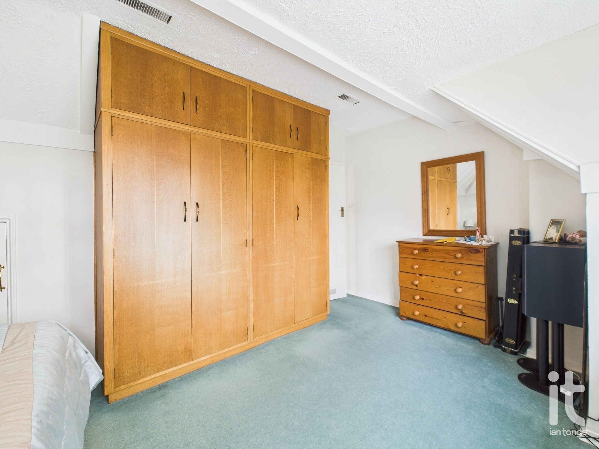 4 bedroom detached house Under Offer in Stockport - Photograph 73.