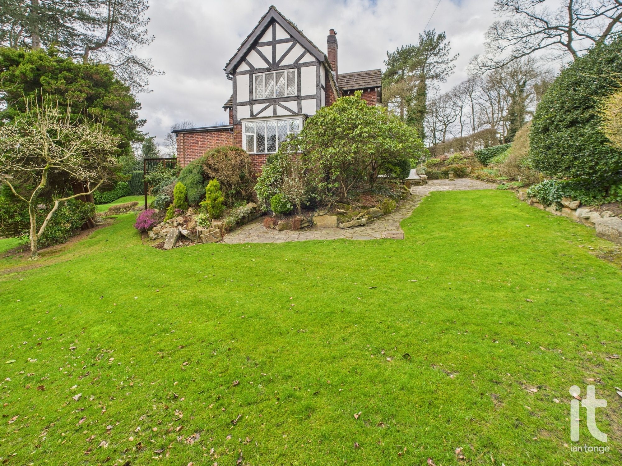 4 bedroom detached house Under Offer in Stockport - Photograph 13.