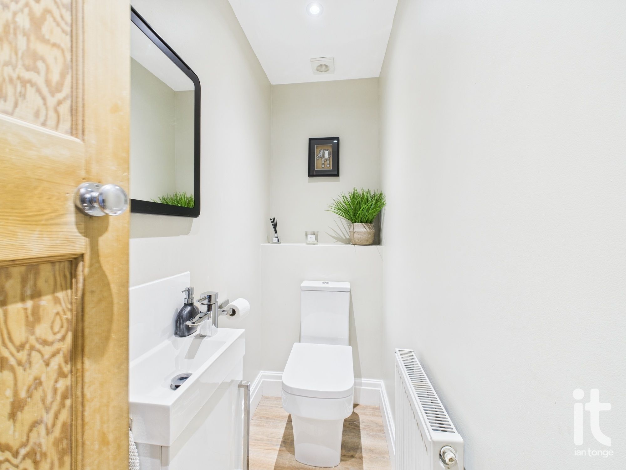 4 bedroom semi-detached house SSTC in Stockport - Photograph 10.