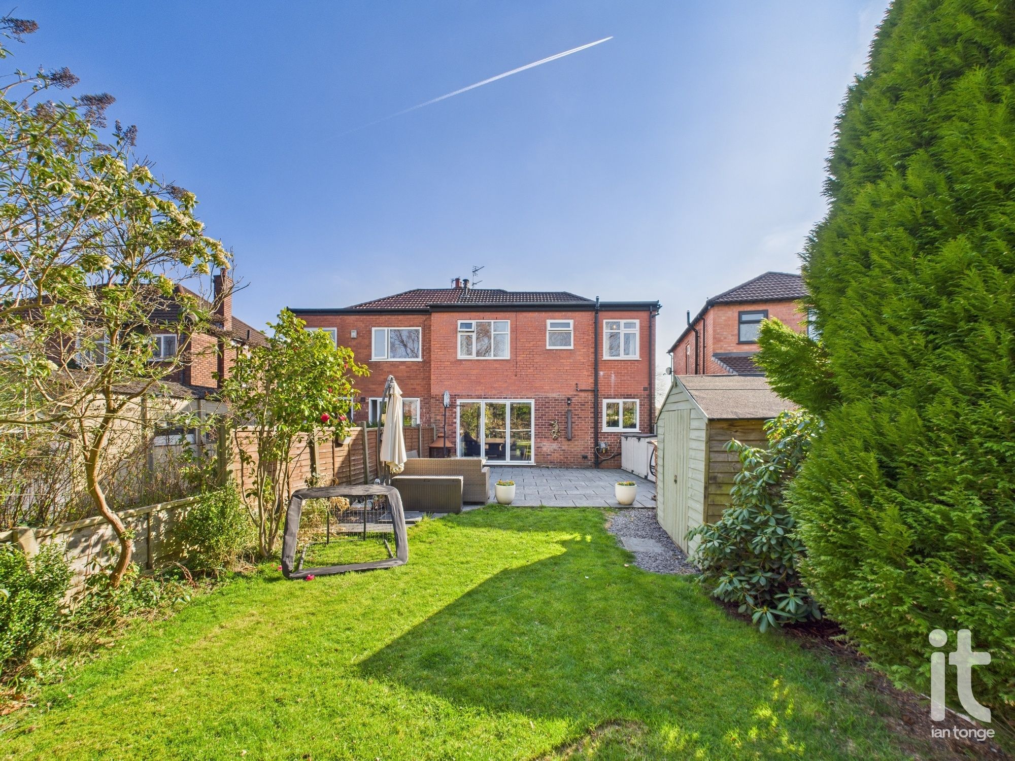 4 bedroom semi-detached house SSTC in Stockport - Photograph 7.