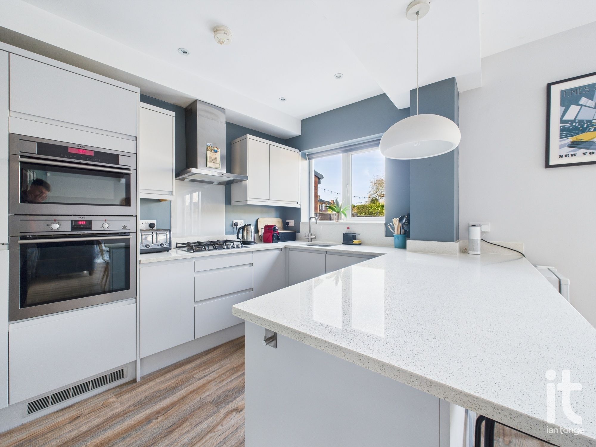 4 bedroom semi-detached house SSTC in Stockport - Photograph 18.