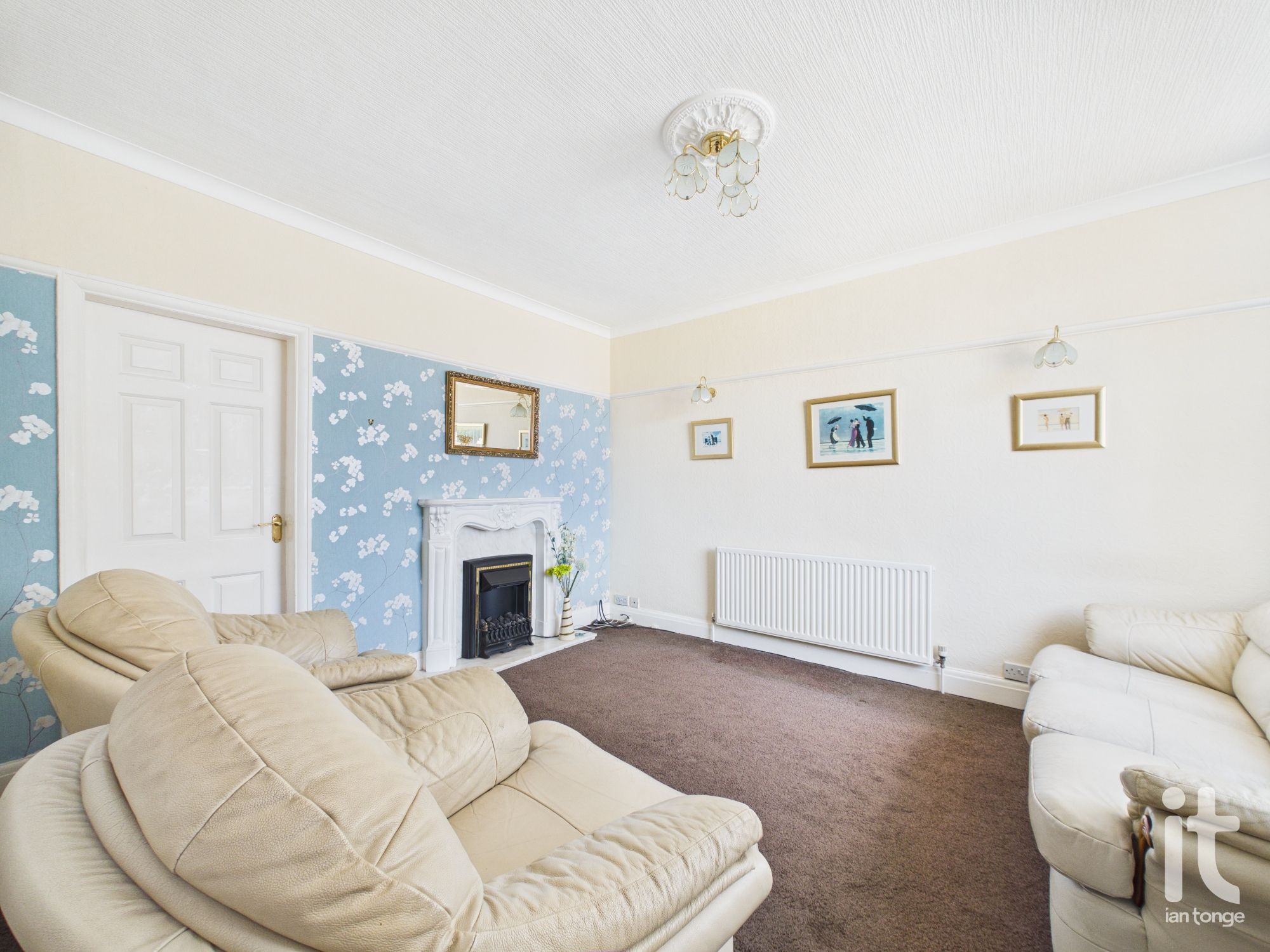 2 bedroom end terraced house For Sale in Stockport - Photograph 6.
