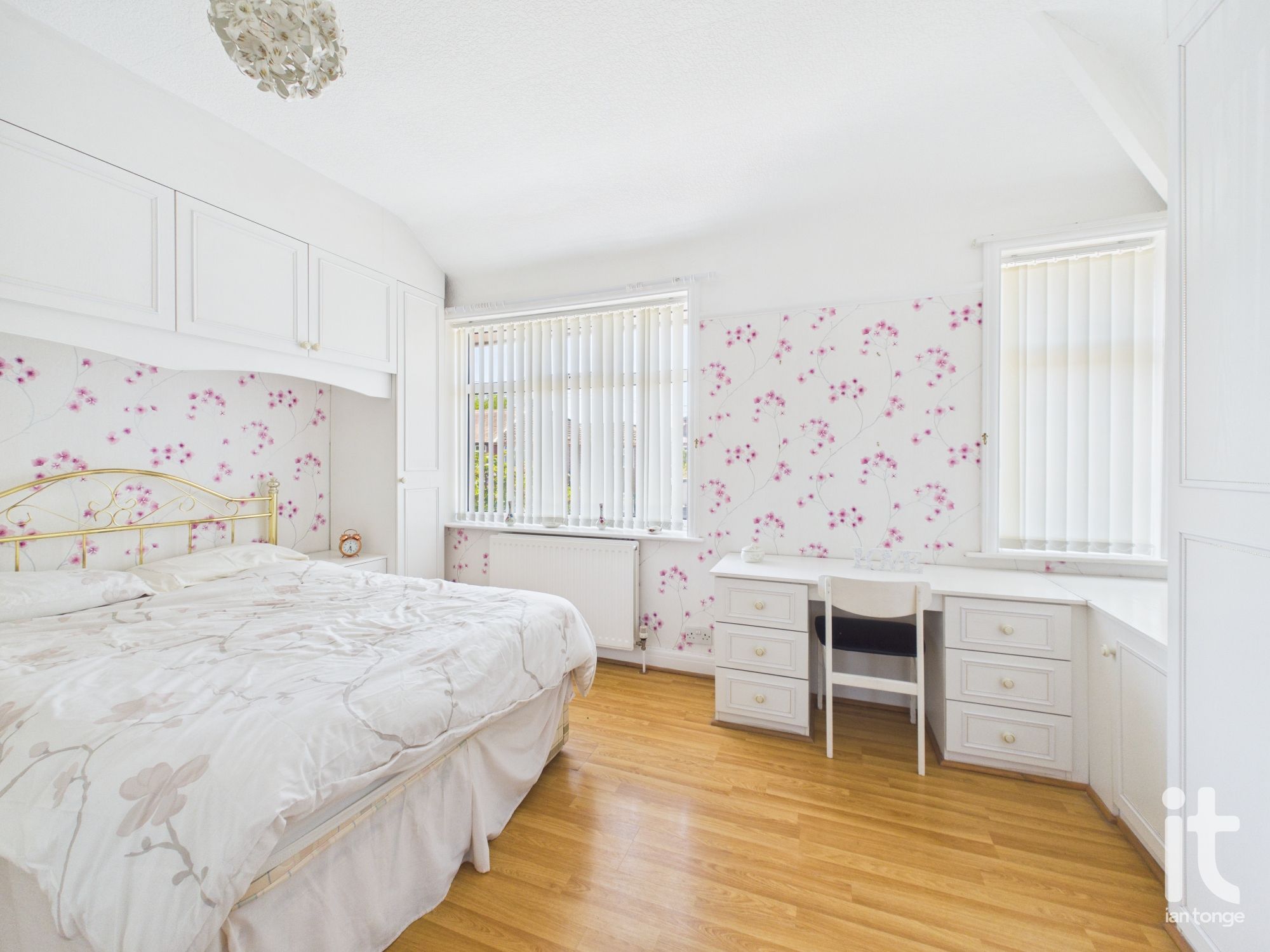 2 bedroom end terraced house For Sale in Stockport - Photograph 11.