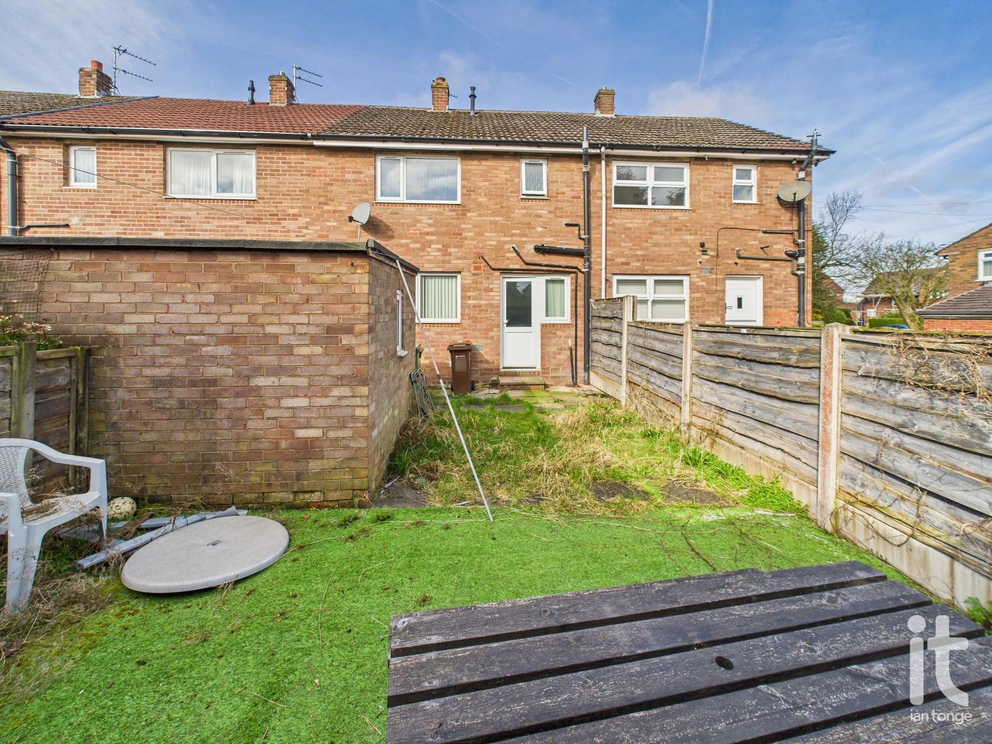 2 bedroom mid terraced house SSTC in Stockport - Photograph 18.