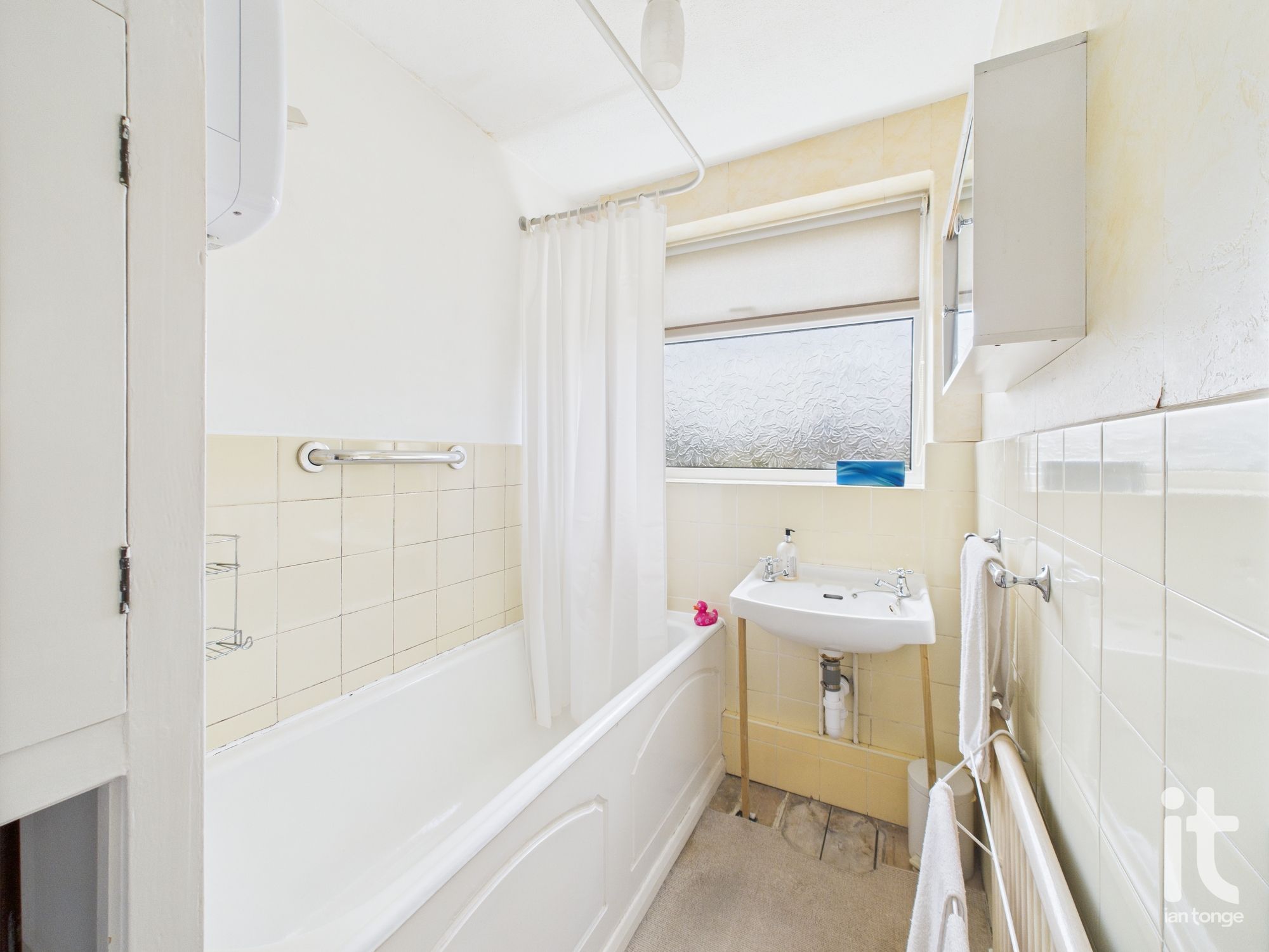 3 bedroom link detached house SSTC in Stockport - Photograph 18.