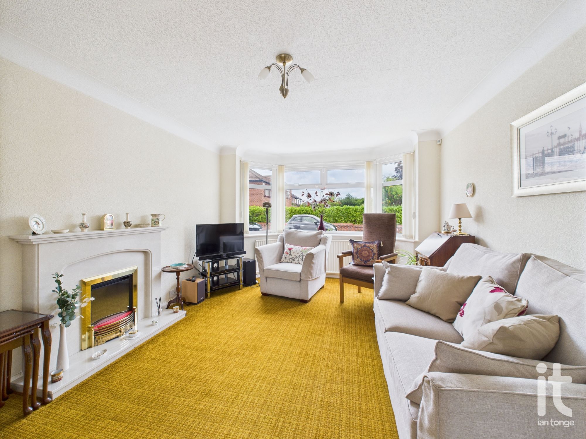 3 bedroom link detached house SSTC in Stockport - Photograph 6.