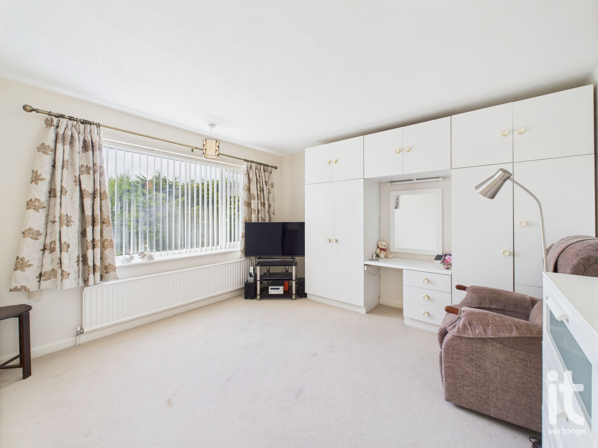 3 bedroom link detached house SSTC in Stockport - Photograph 15.