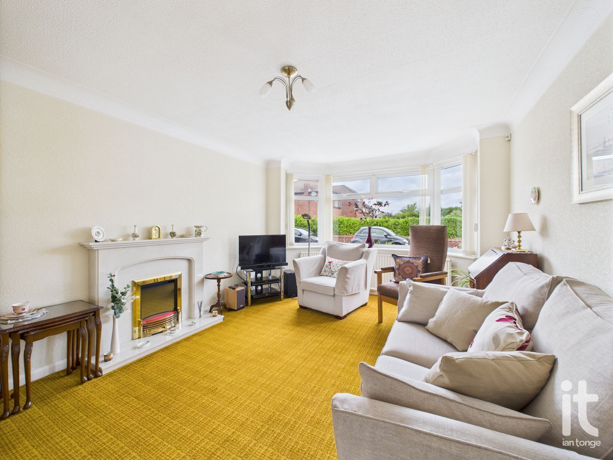 3 bedroom link detached house SSTC in Stockport - Photograph 3.