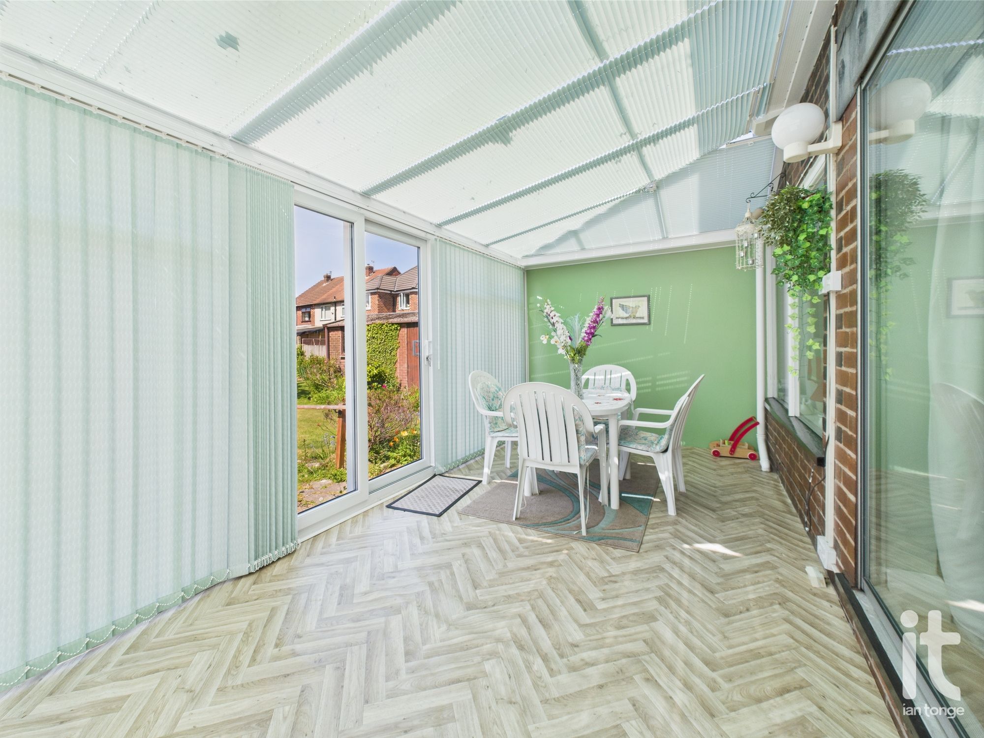 3 bedroom detached house Sold in Stockport - Photograph 11.