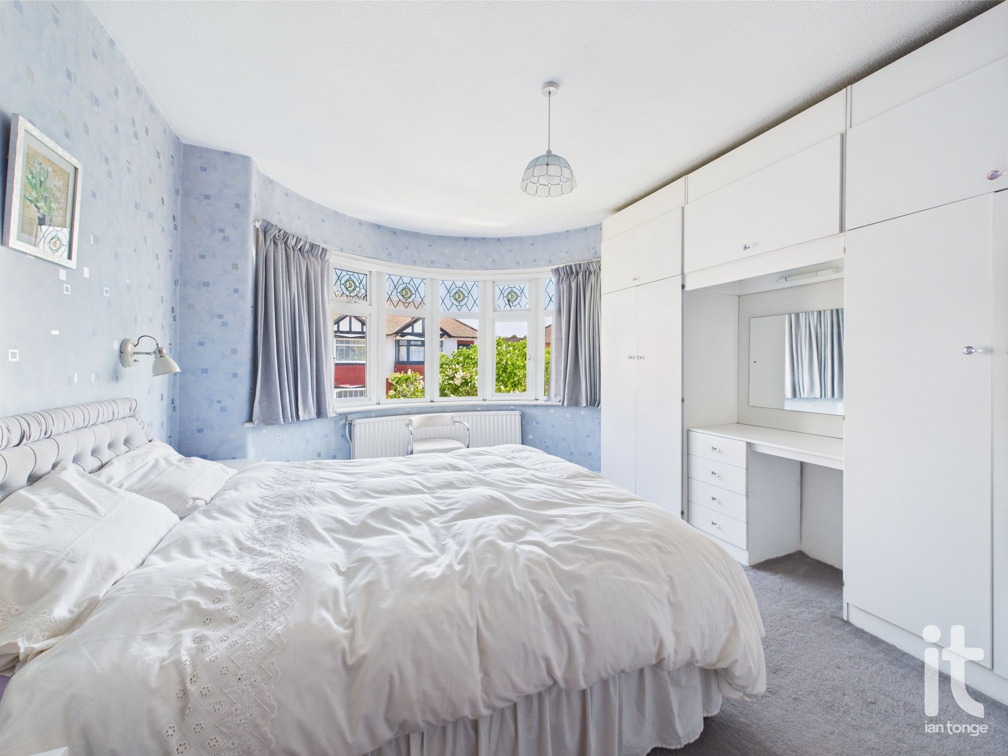 3 bedroom detached house Sold in Stockport - Photograph 18.