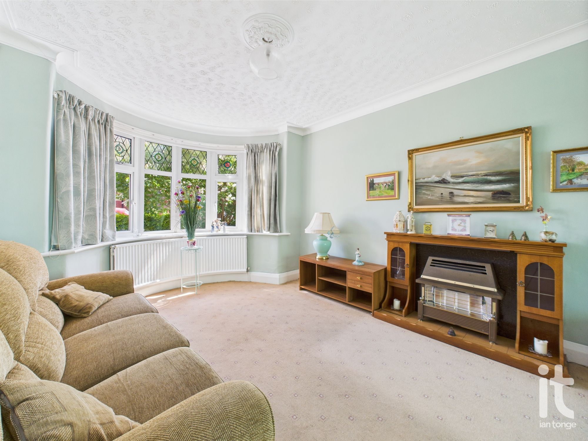 3 bedroom detached house Sold in Stockport - Photograph 8.