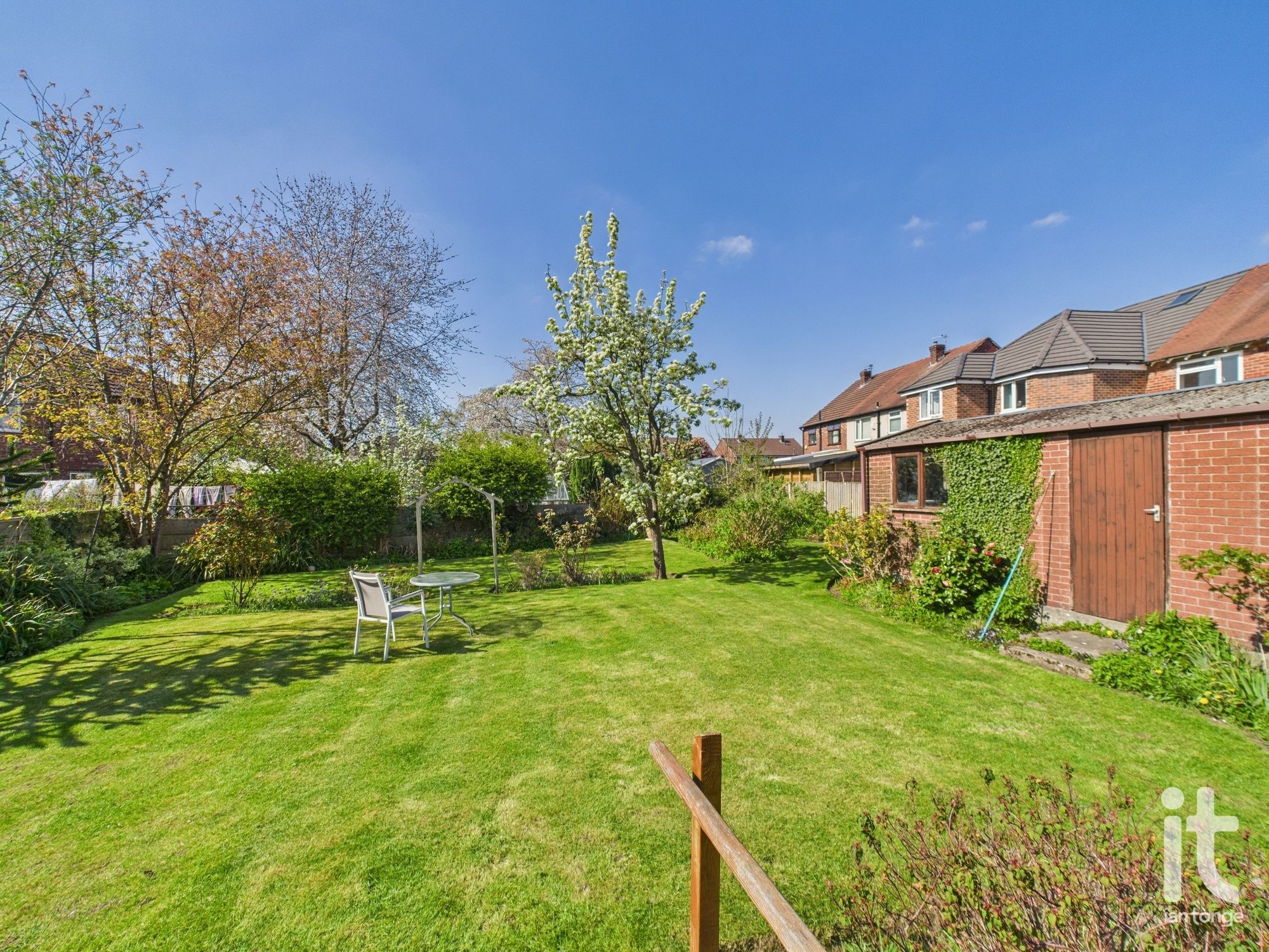 3 bedroom detached house Sold in Stockport - Photograph 3.
