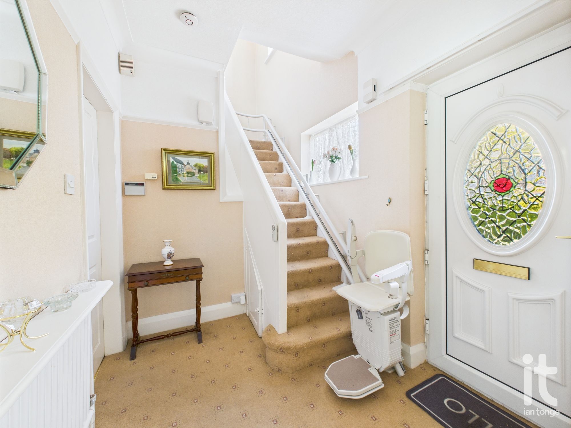 3 bedroom detached house Sold in Stockport - Photograph 6.