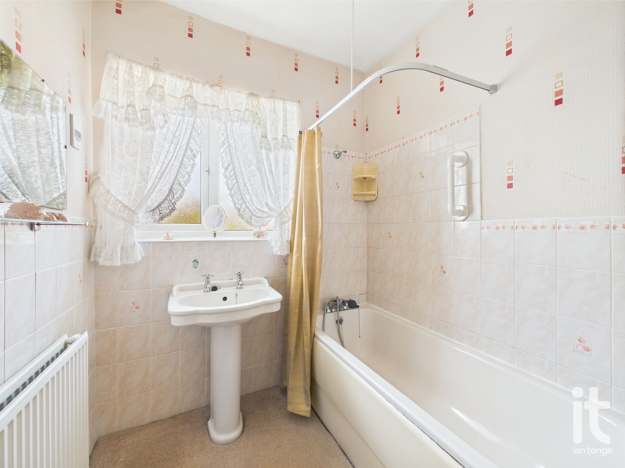 3 bedroom detached house Sold in Stockport - Photograph 21.