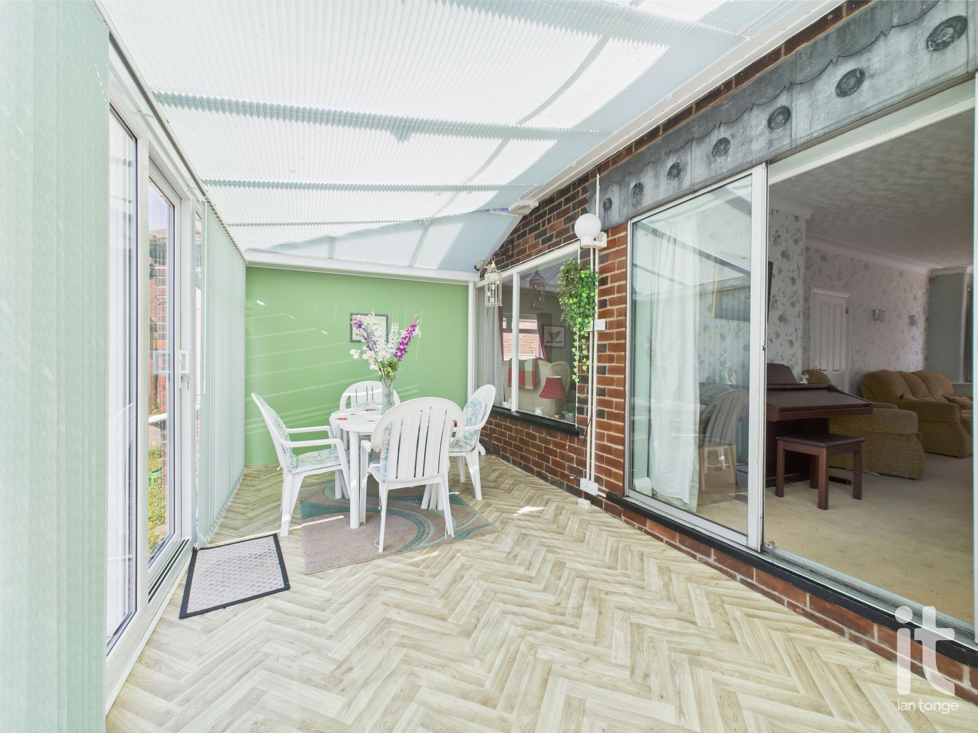 3 bedroom detached house Sold in Stockport - Photograph 12.