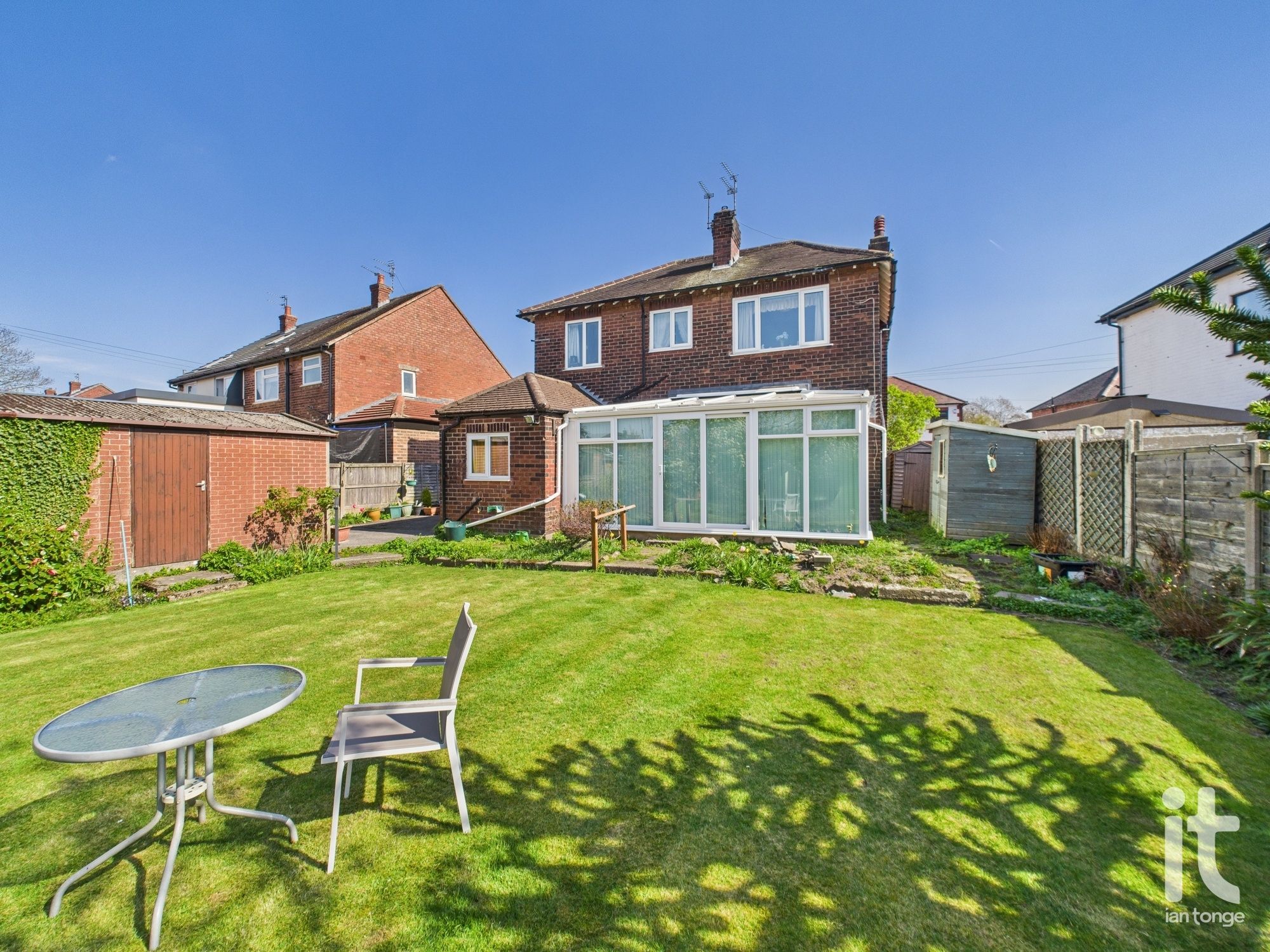 3 bedroom detached house Sold in Stockport - Photograph 7.