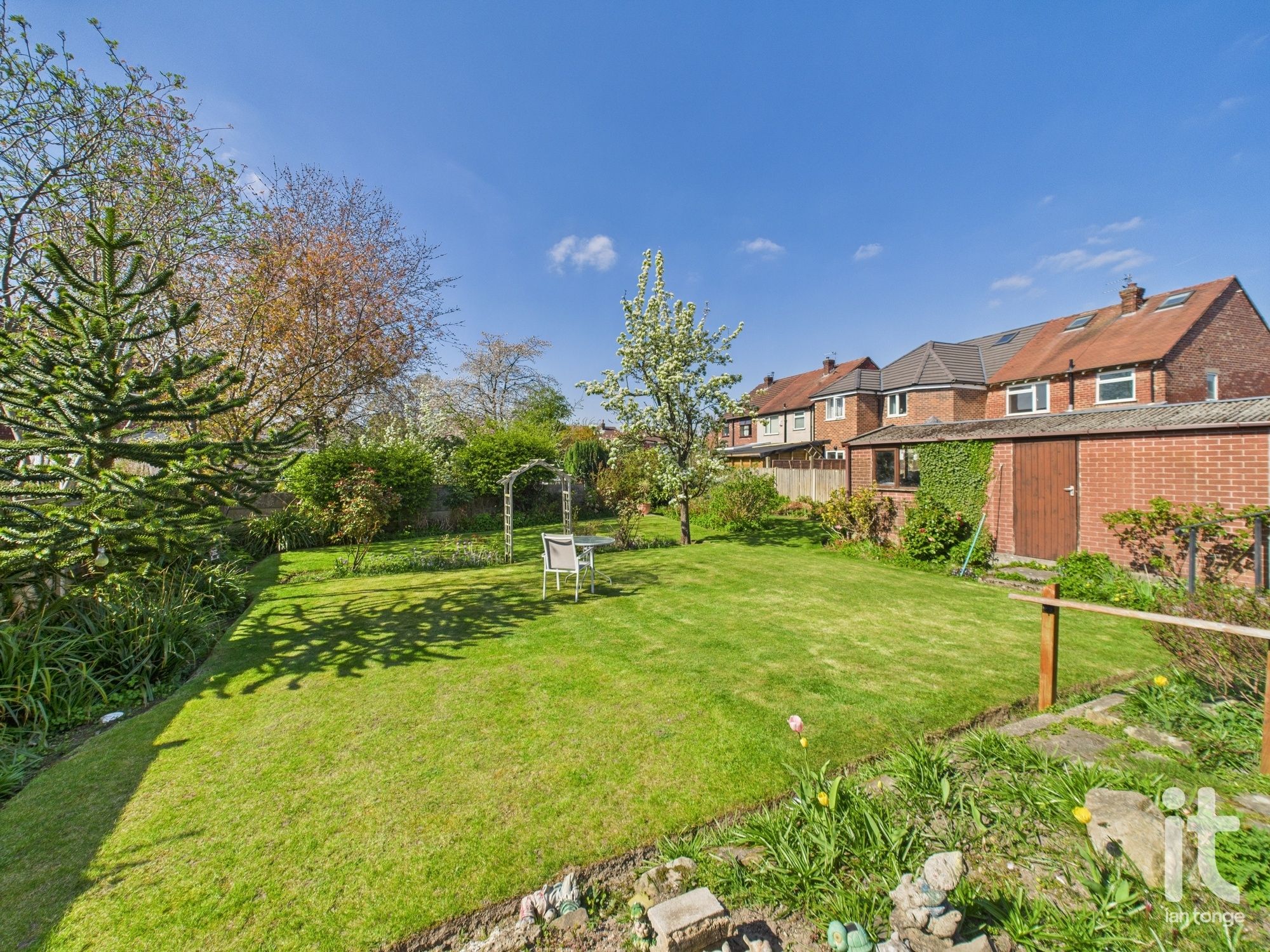 3 bedroom detached house Sold in Stockport - Photograph 4.