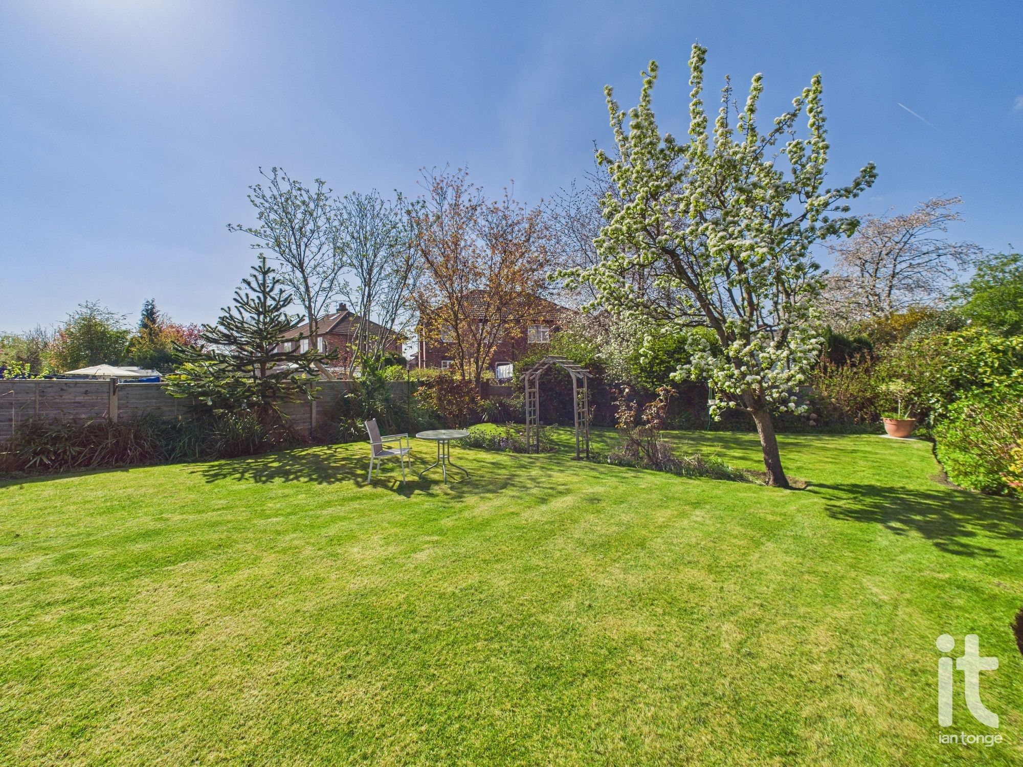 3 bedroom detached house Sold in Stockport - Photograph 5.