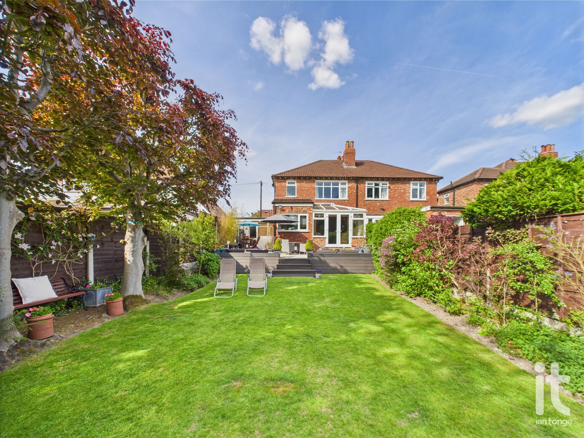 3 bedroom semi-detached house SSTC in Stockport - Photograph 34.