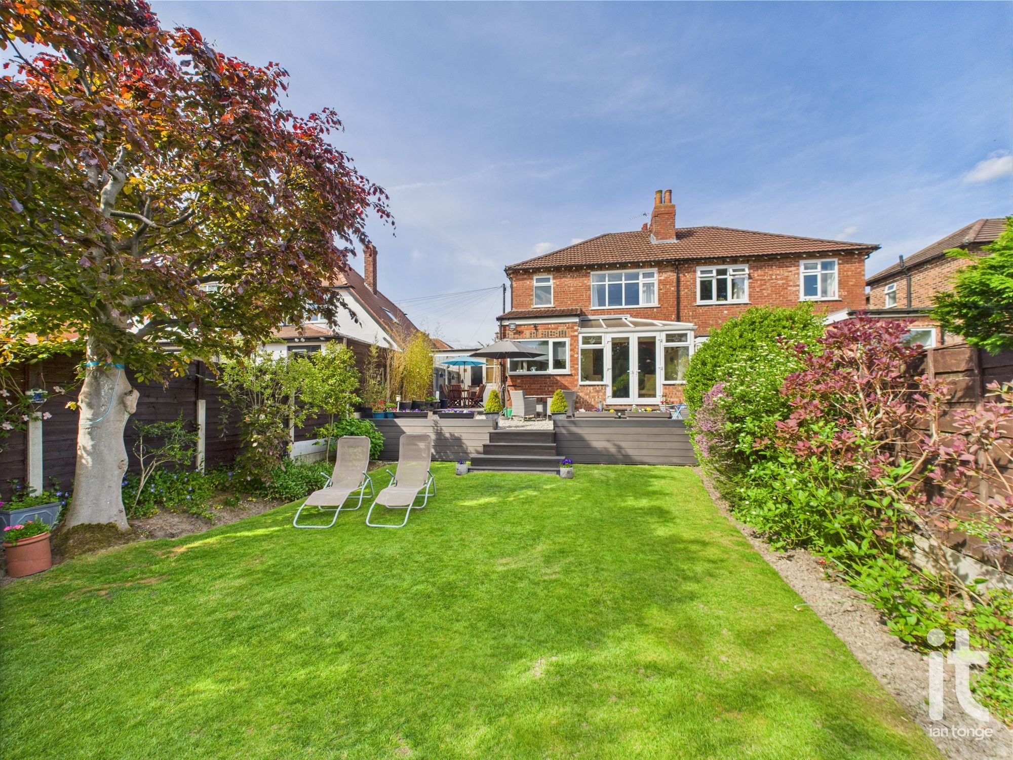 3 bedroom semi-detached house SSTC in Stockport - Photograph 27.