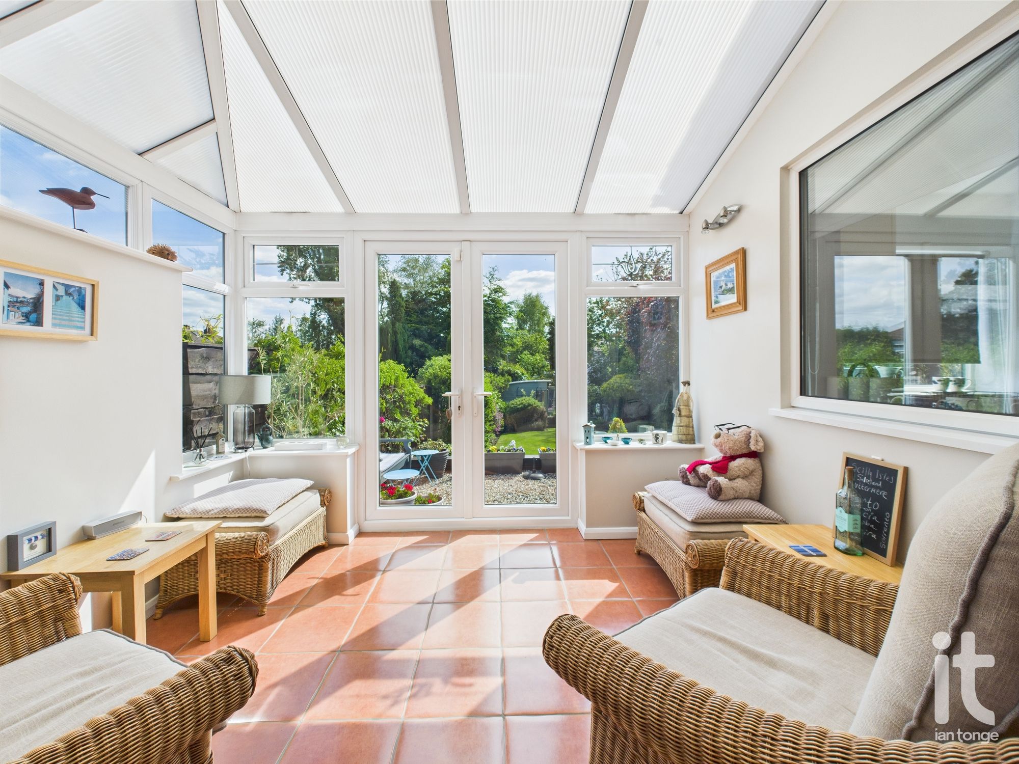 3 bedroom semi-detached house SSTC in Stockport - Photograph 4.
