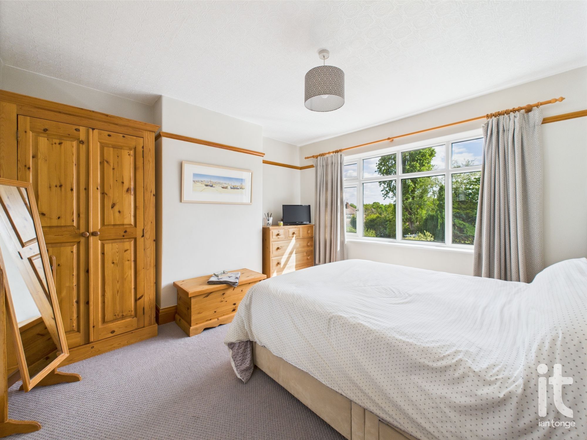 3 bedroom semi-detached house SSTC in Stockport - Photograph 16.