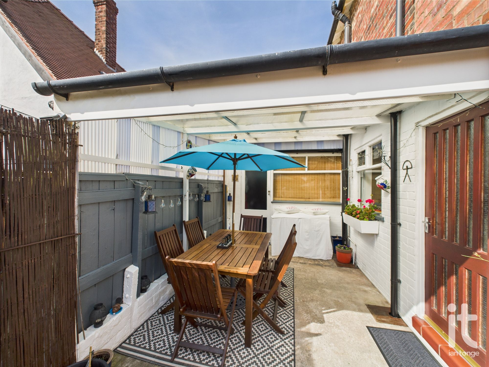 3 bedroom semi-detached house SSTC in Stockport - Photograph 21.