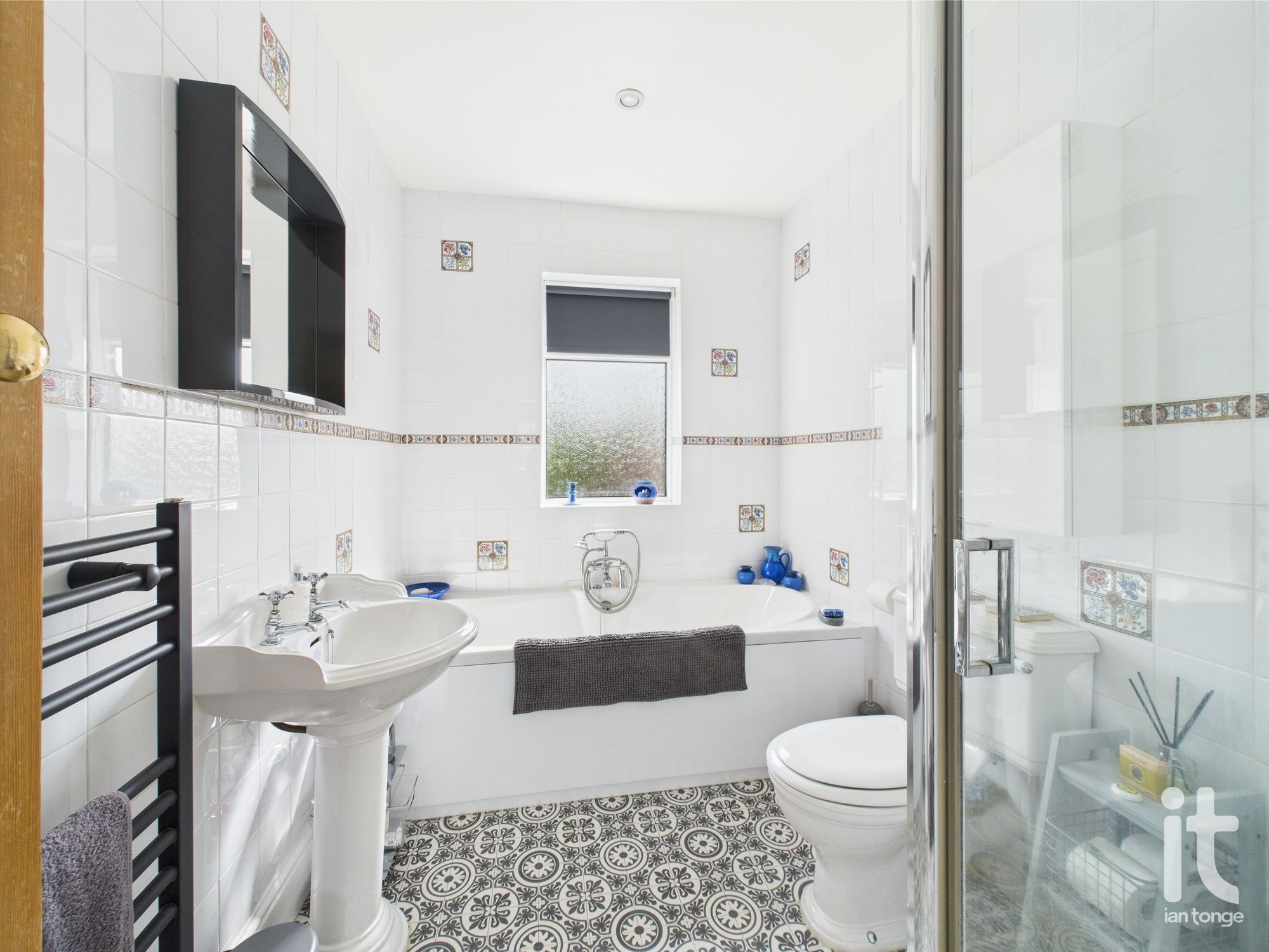 3 bedroom semi-detached house SSTC in Stockport - Photograph 6.