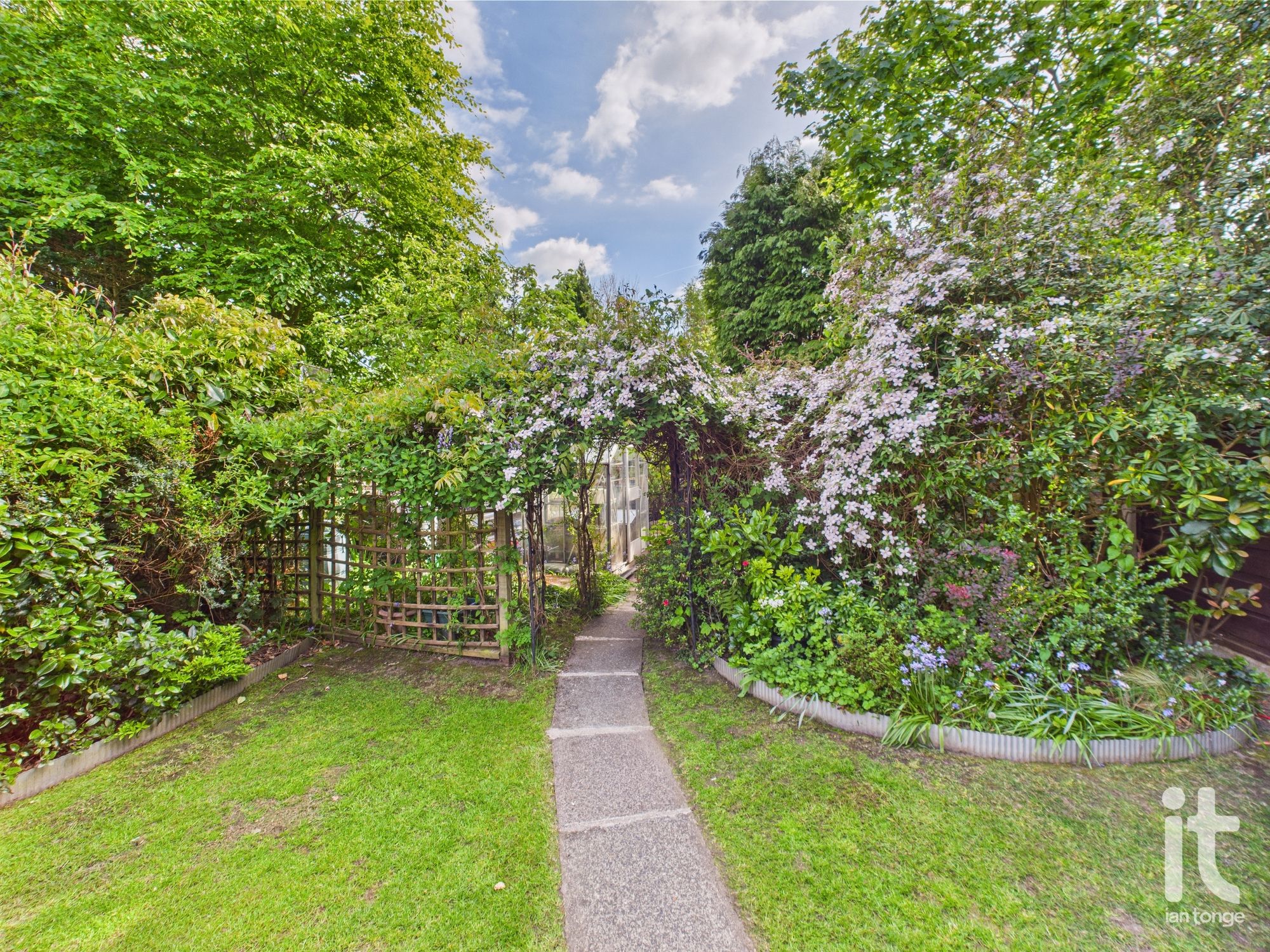 3 bedroom semi-detached house SSTC in Stockport - Photograph 33.