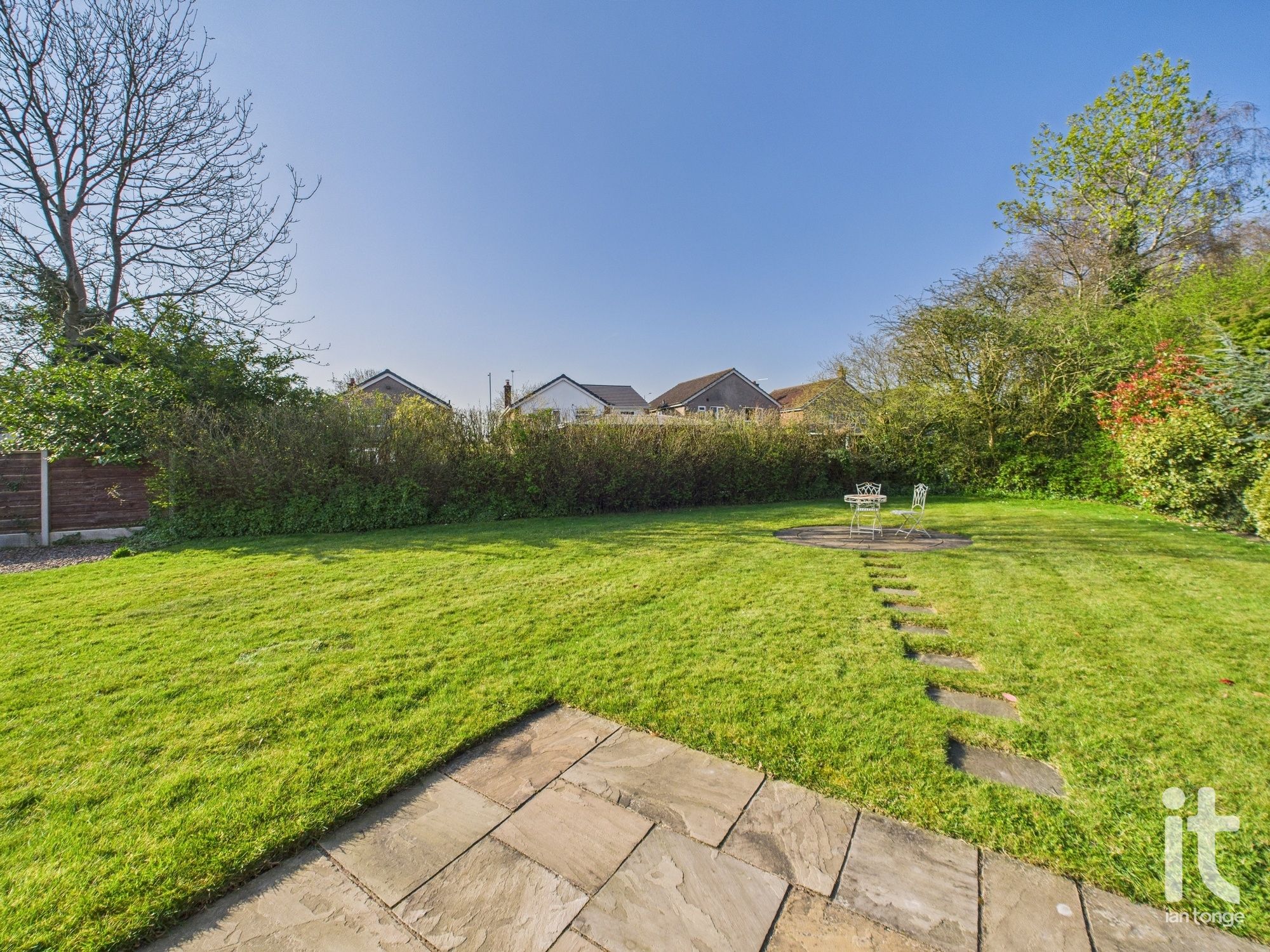 2 bedroom semi-detached bungalow SSTC in Stockport - Photograph 6.