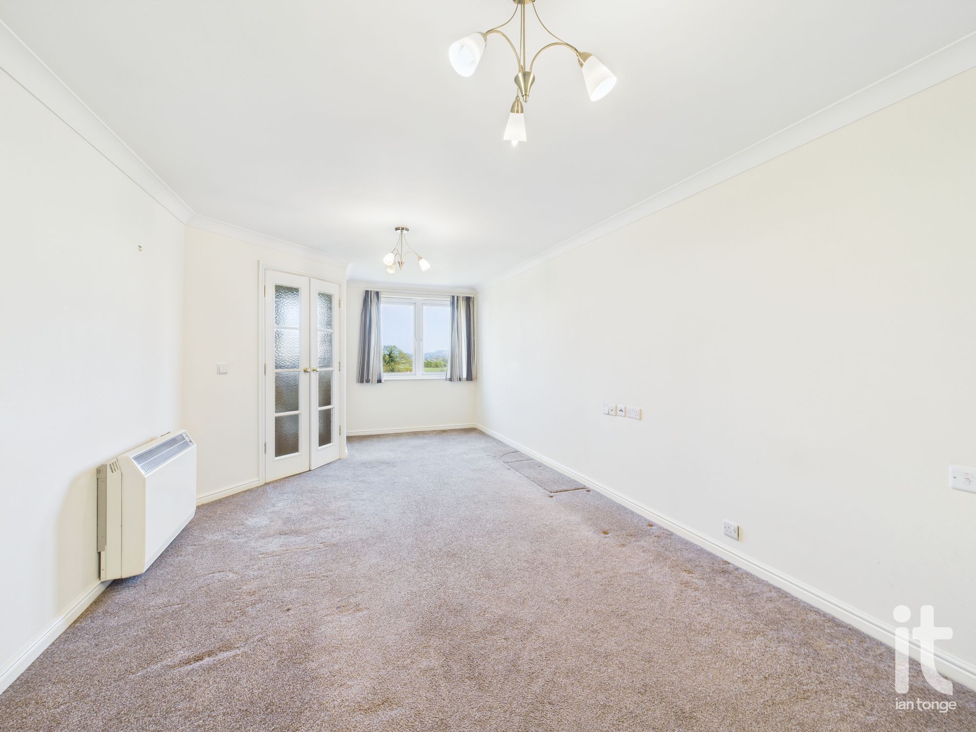 2 bedroom apartment flat/apartment SSTC in Stockport - Photograph 5.